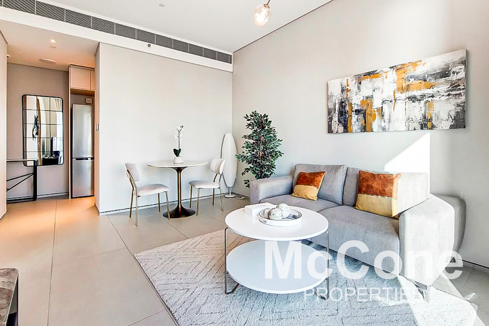 1 Bedroom Apartment for Sale in Jumeirah Gate Tower 1, Jumeirah Beach Residence — photo 2 of 11