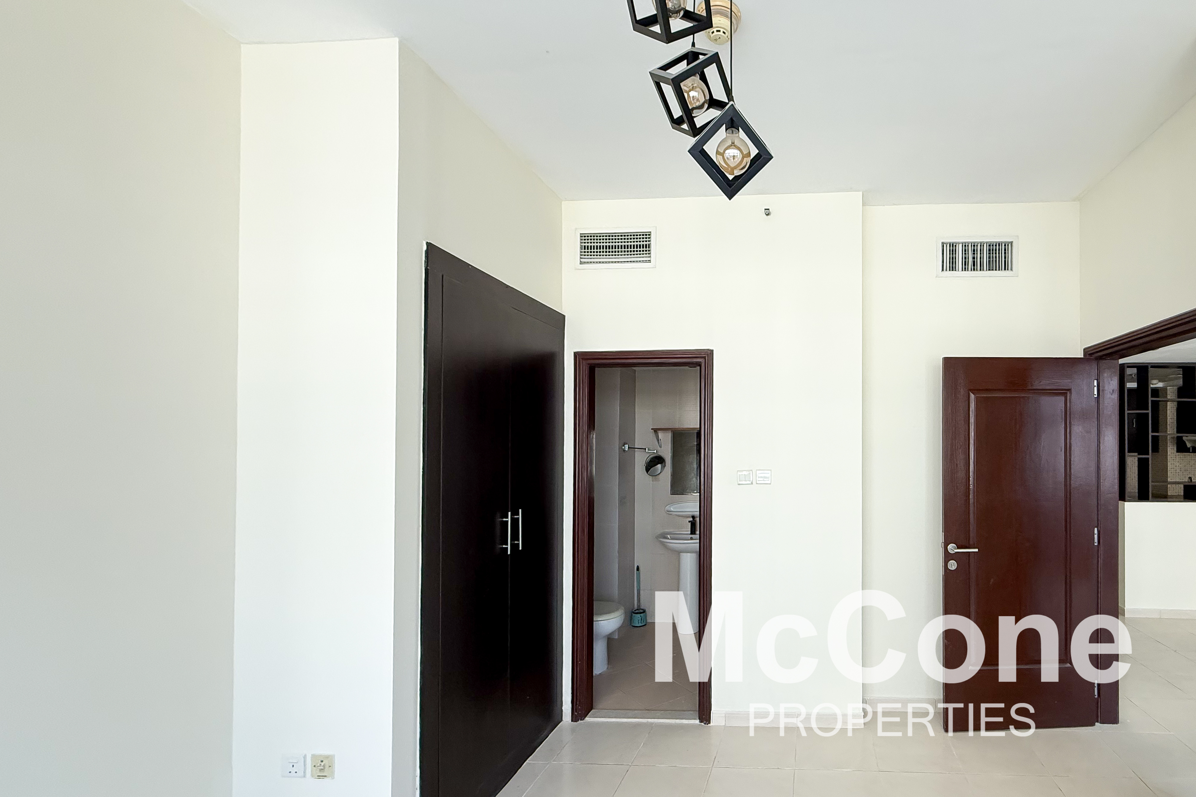 1 Bedroom Apartment for Sale in Royal Residence 1, Dubai Sports City — photo 6 of 10
