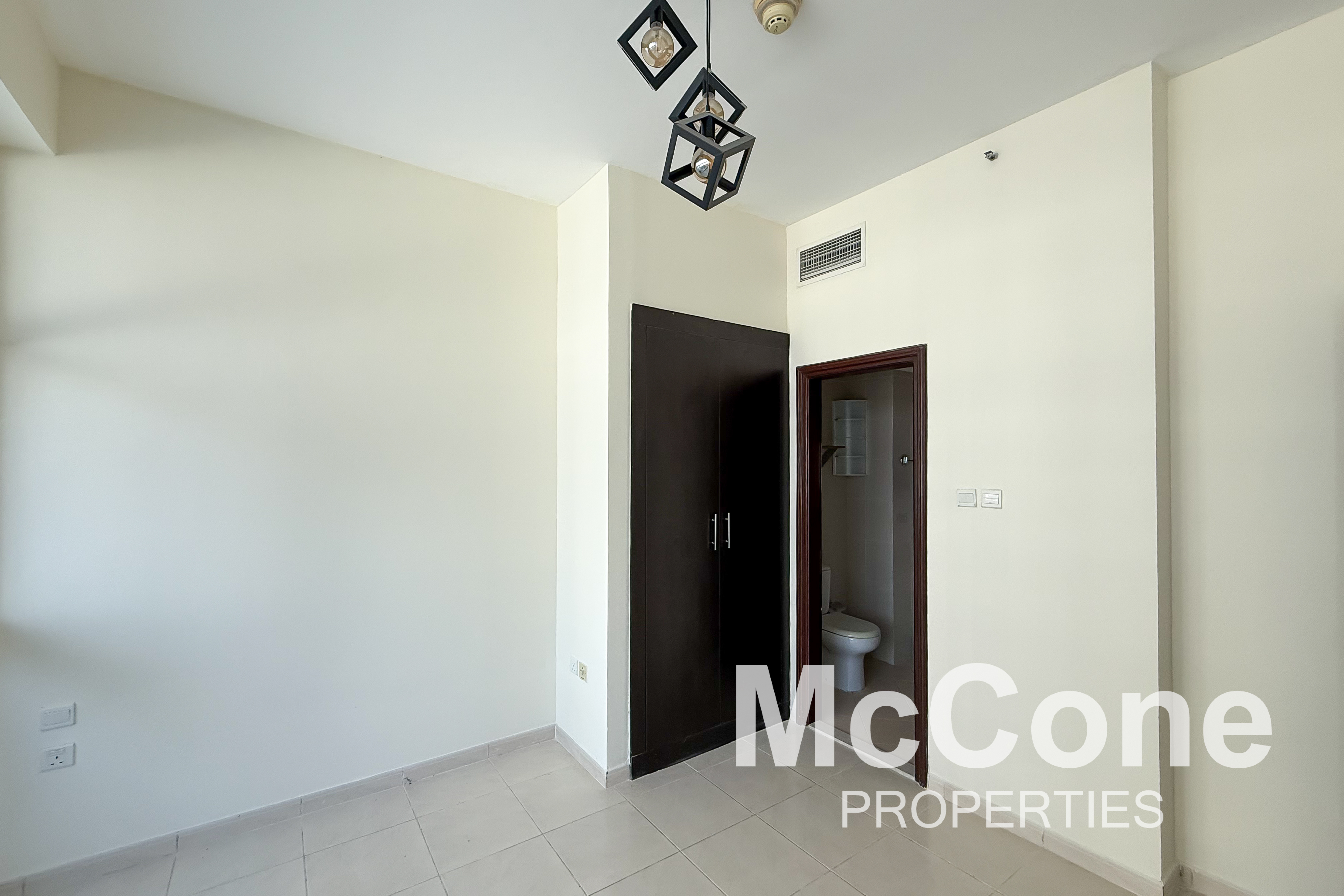 1 Bedroom Apartment for Sale in Royal Residence 1, Dubai Sports City — photo 7 of 10