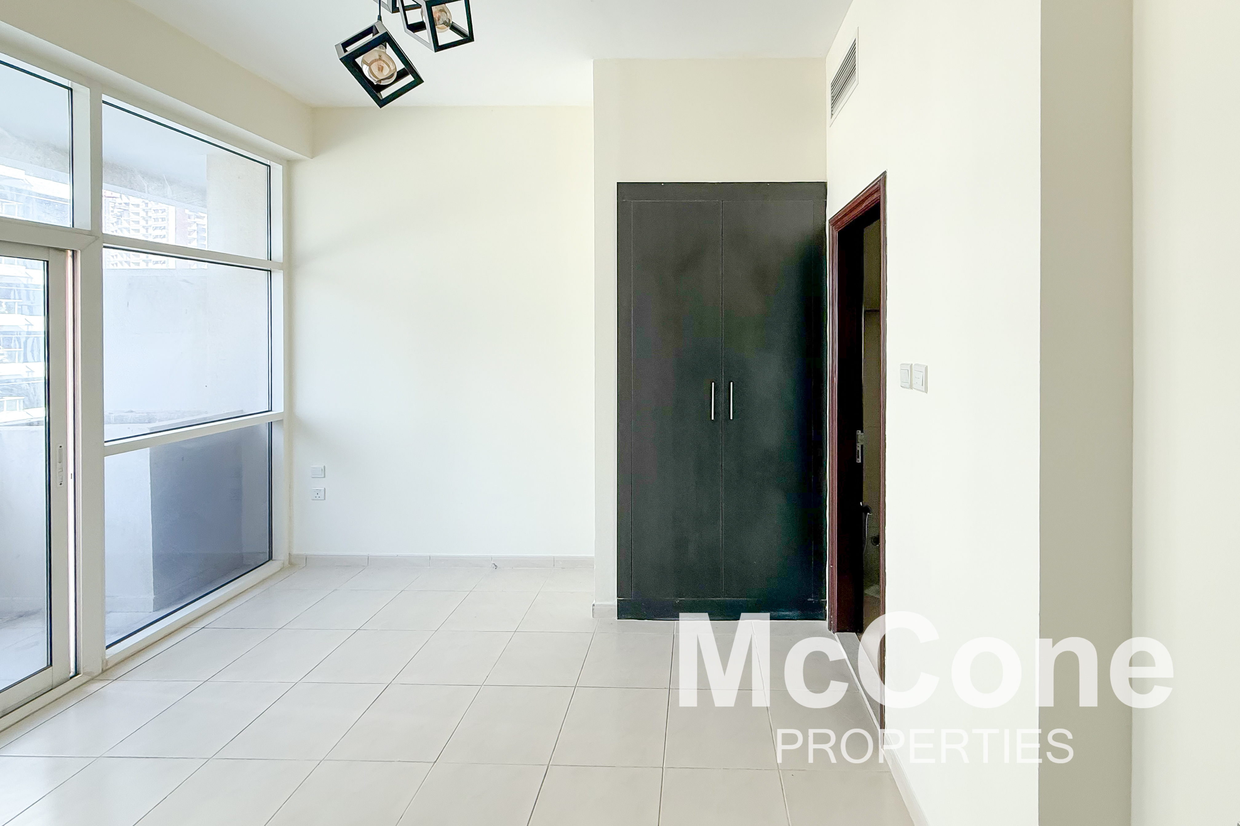 1 Bedroom Apartment for Sale in Royal Residence 1, Dubai Sports City — photo 8 of 10