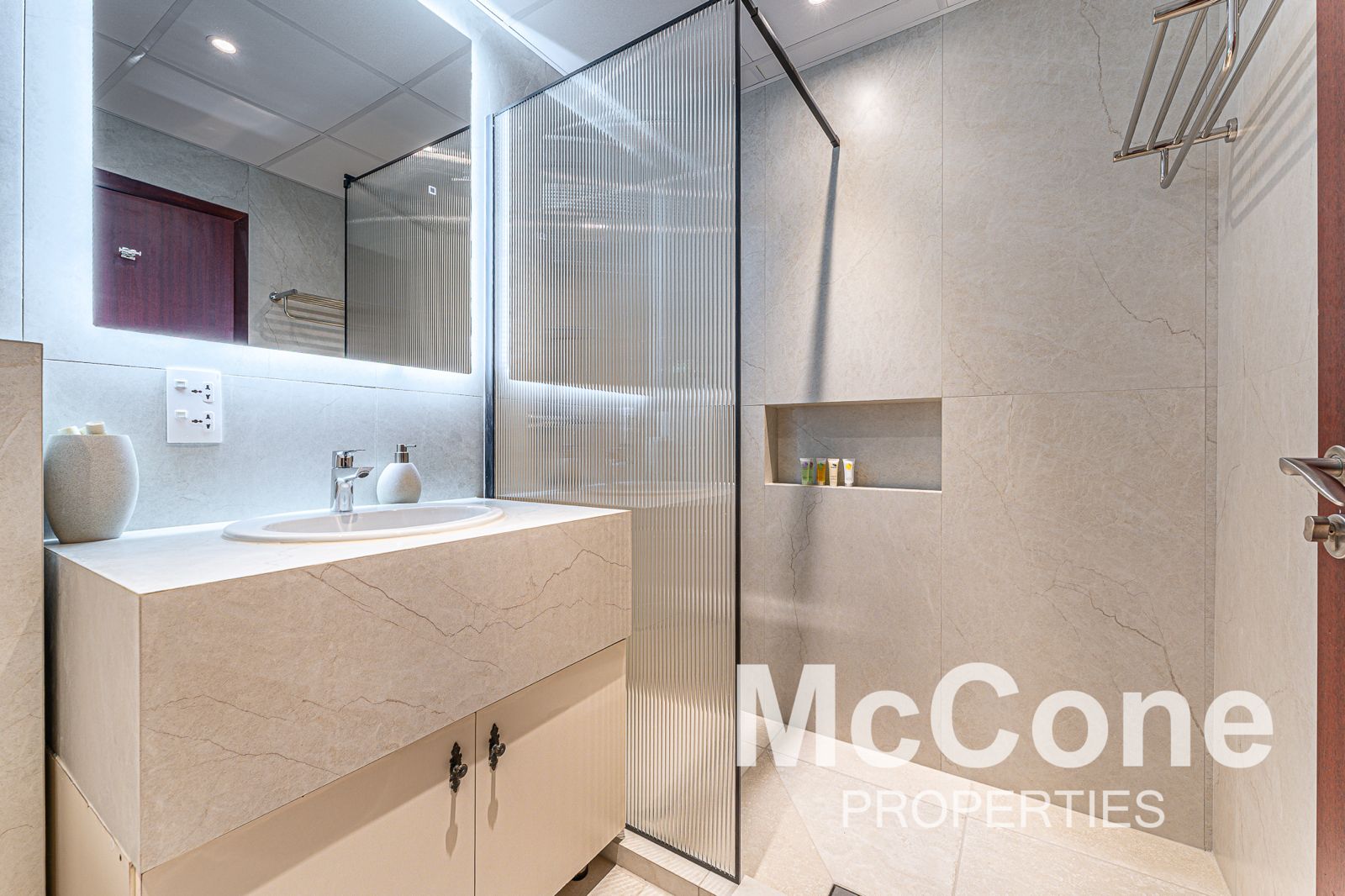 2 Bedroom Apartment for Sale in Rimal 4, Jumeirah Beach Residence — photograph 16 of 21