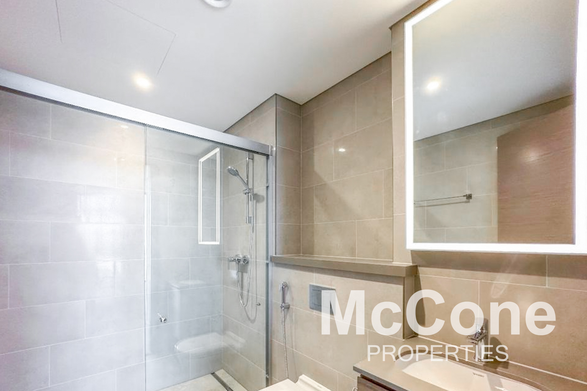 1 Bedroom Apartment for Sale in Waves Grande, Mohammed Bin Rashid City — photograph 10 of 17