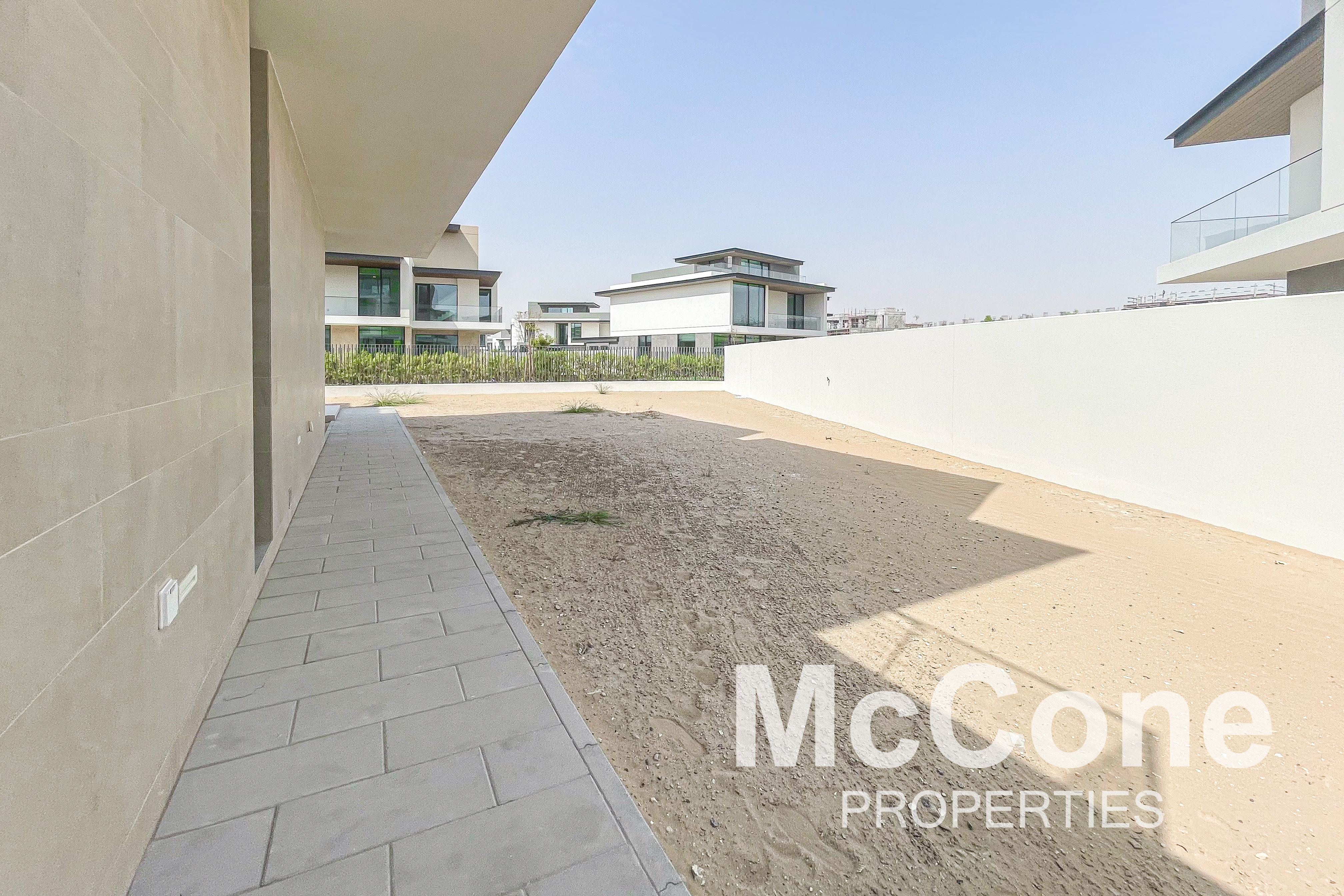 4 Bedroom Villa for Sale in Farm Gardens 1, The Valley — photograph 18 of 19
