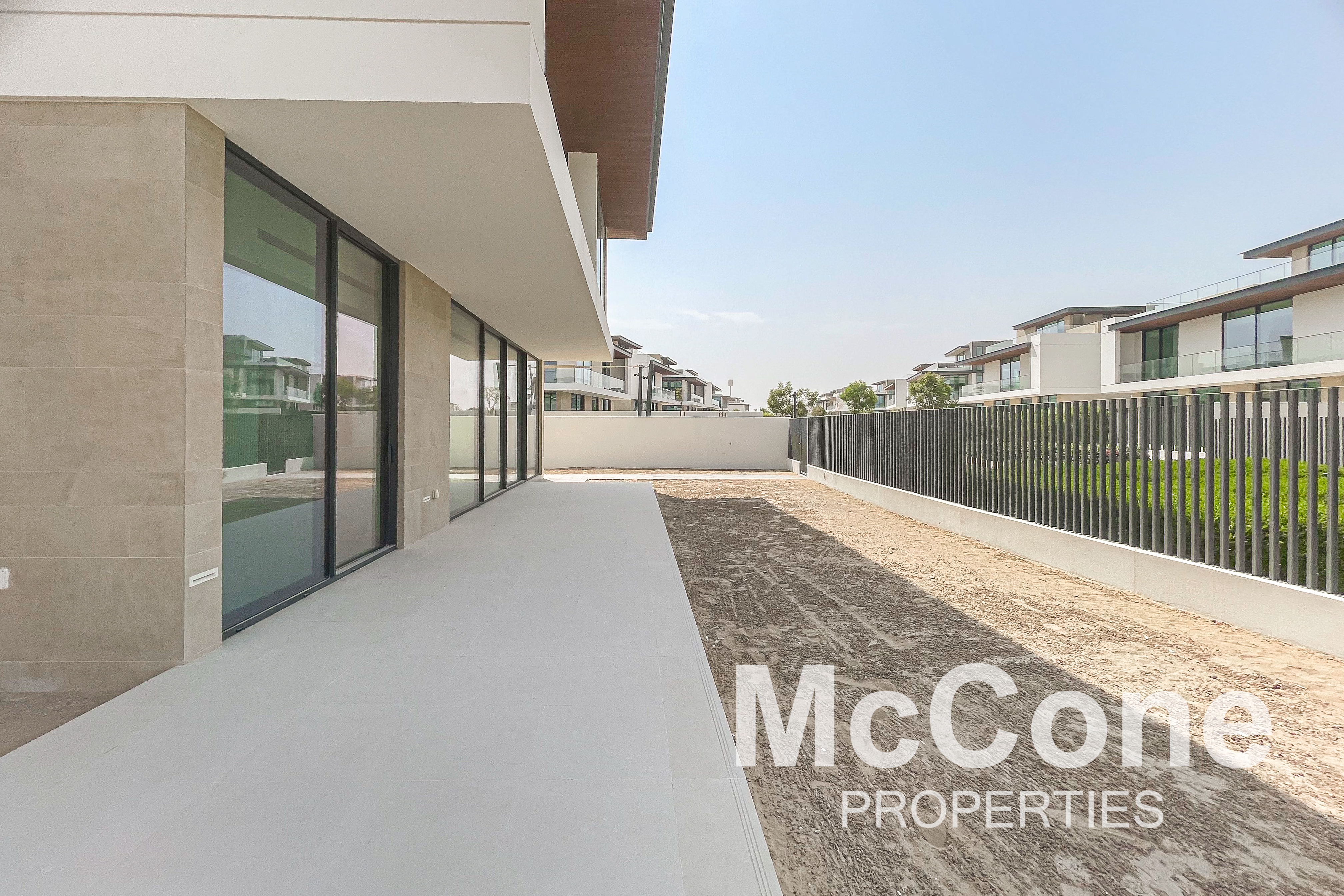 4 Bedroom Villa for Sale in Farm Gardens 1, The Valley