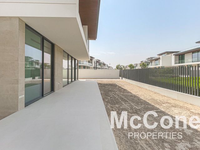 4 Bedroom Villa for Sale in Farm Gardens 1, The Valley