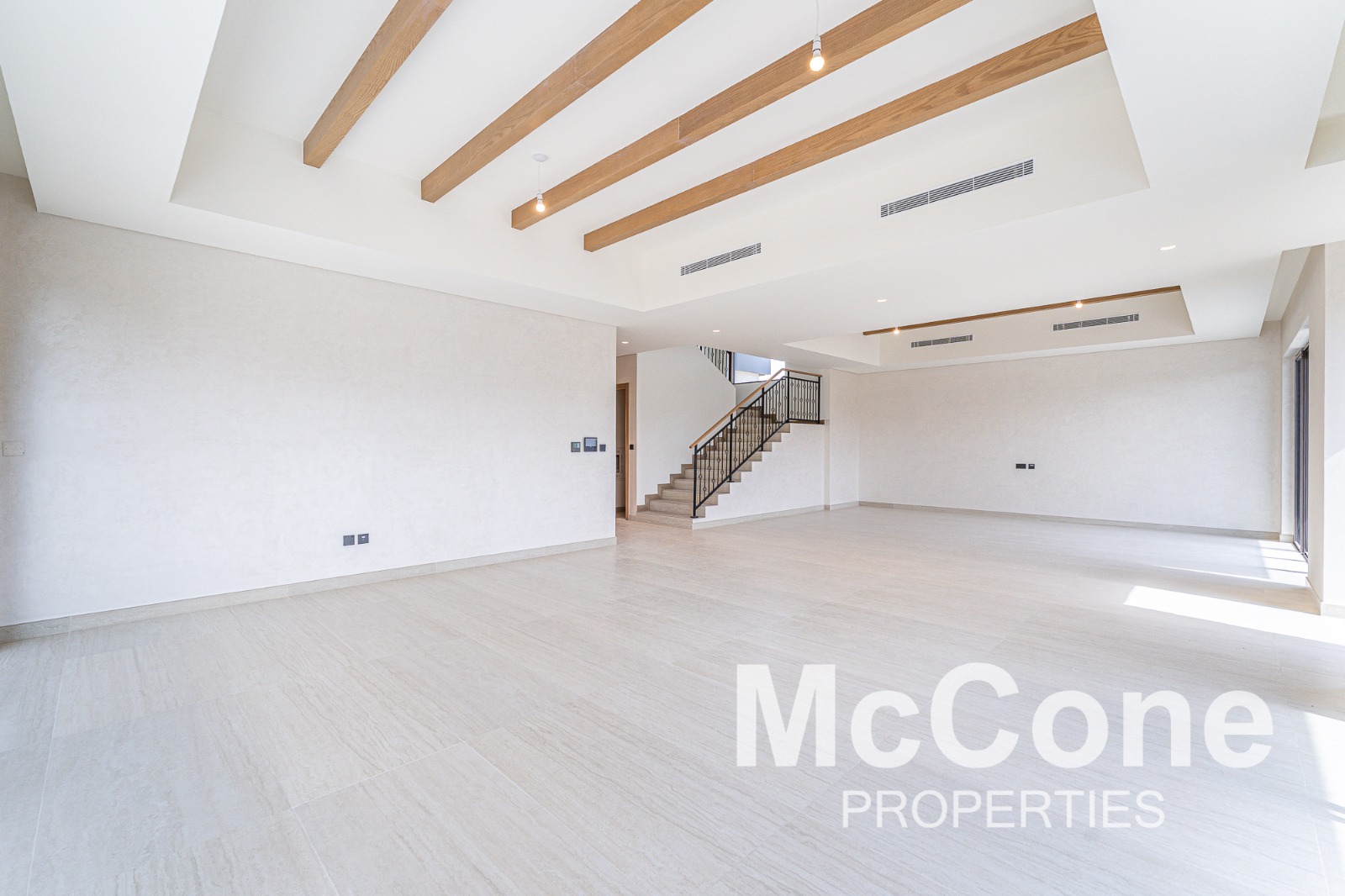 6 Bedroom Villa for Sale in Costa Brava 1, Damac Lagoons — photo 4 of 30