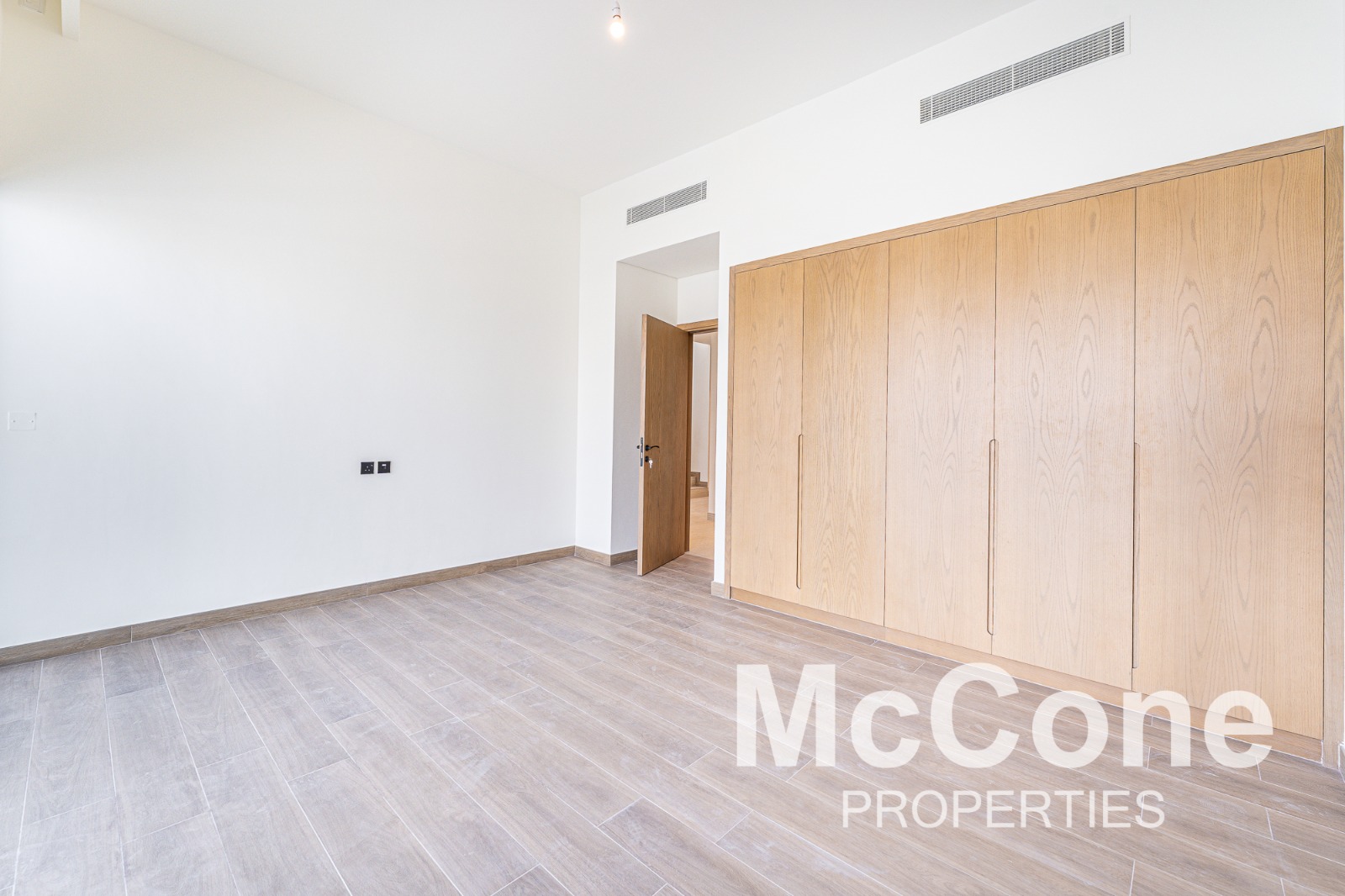 6 Bedroom Villa for Sale in Costa Brava 1, Damac Lagoons — photograph 12 of 30