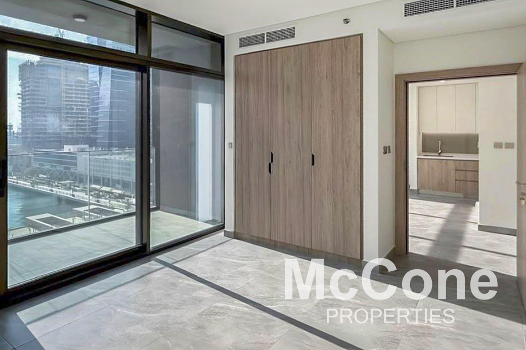 1 Bedroom Apartment for Sale in Peninsula One, Business Bay — photo 2 of 12