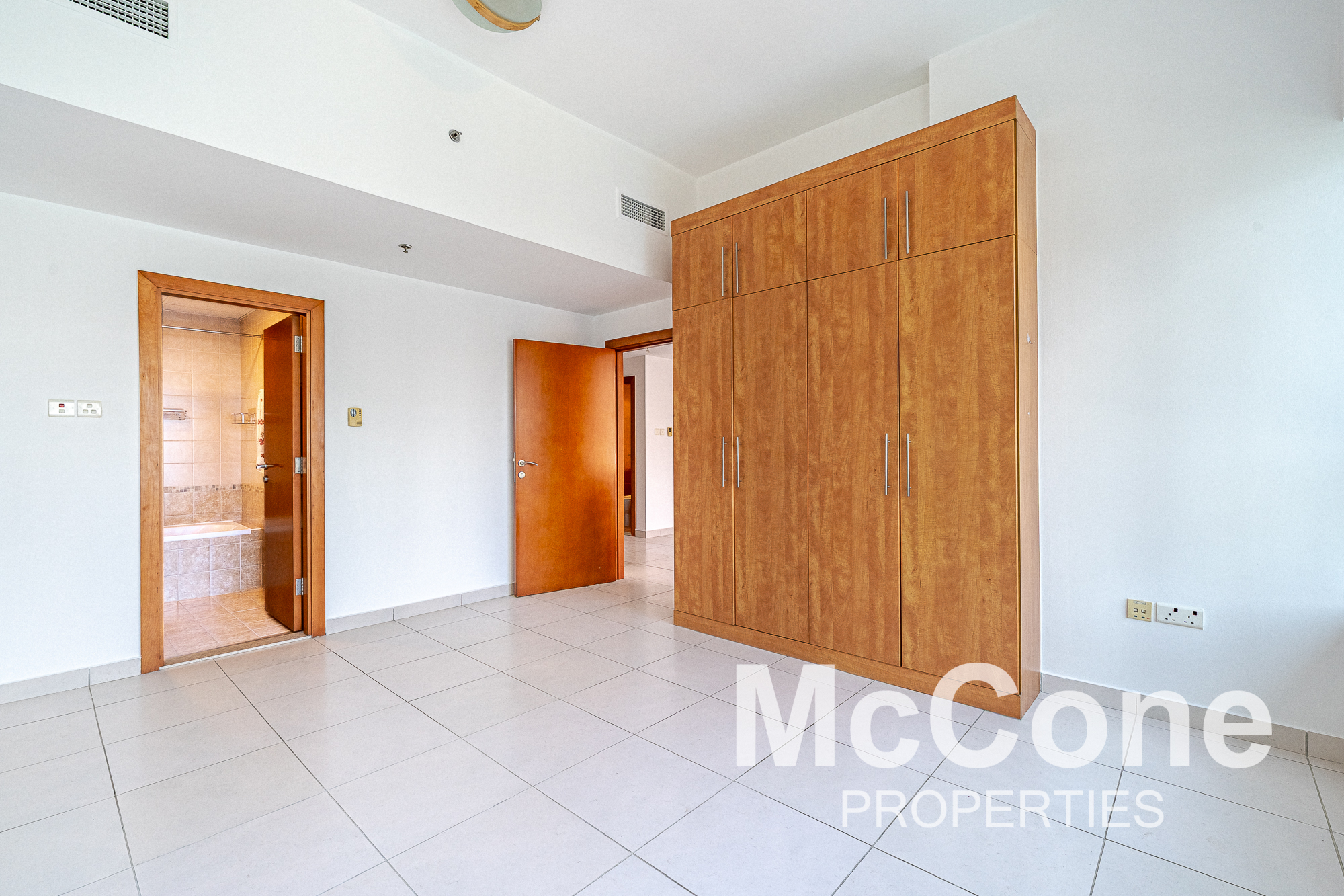 1 Bedroom Apartment for Sale in Marina View Tower B, Dubai Marina — photo 7 of 13