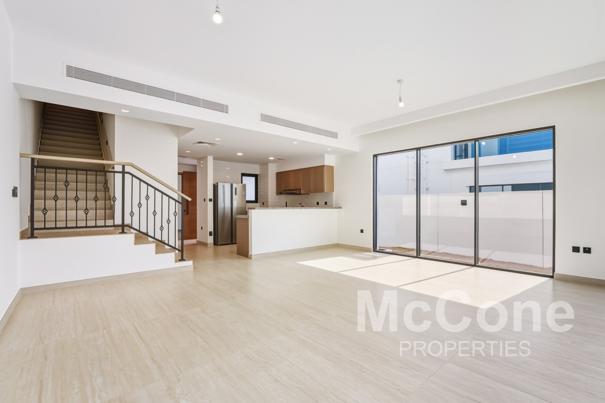 5 Bedroom Townhouse for Sale in Santorini, Damac Lagoons — photo 2 of 11
