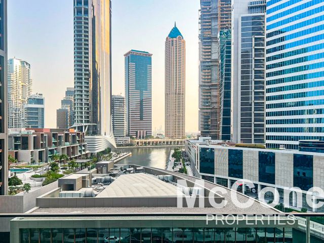 1 Bedroom Apartment for Sale in Peninsula Two, Business Bay