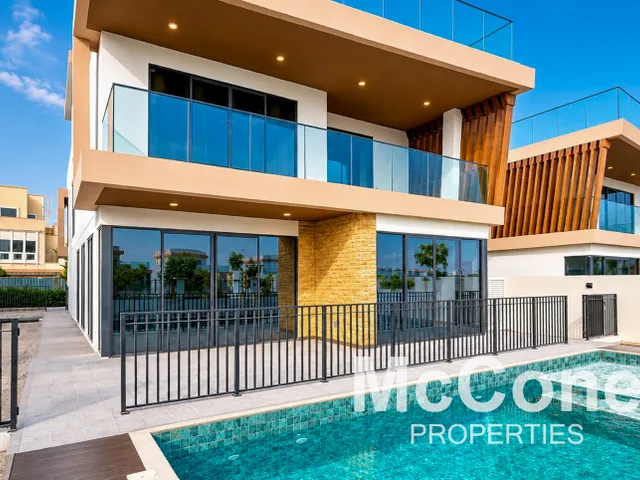 7 Bedroom Villa for Sale in Malta, Damac Lagoons
