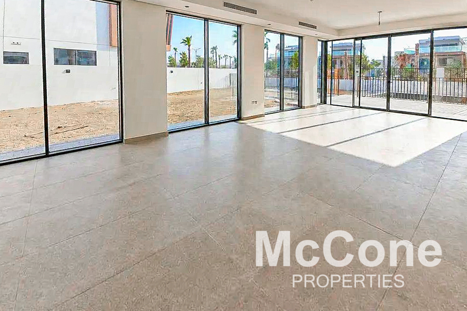7 Bedroom Villa for Sale in Malta, Damac Lagoons — photo 2 of 14