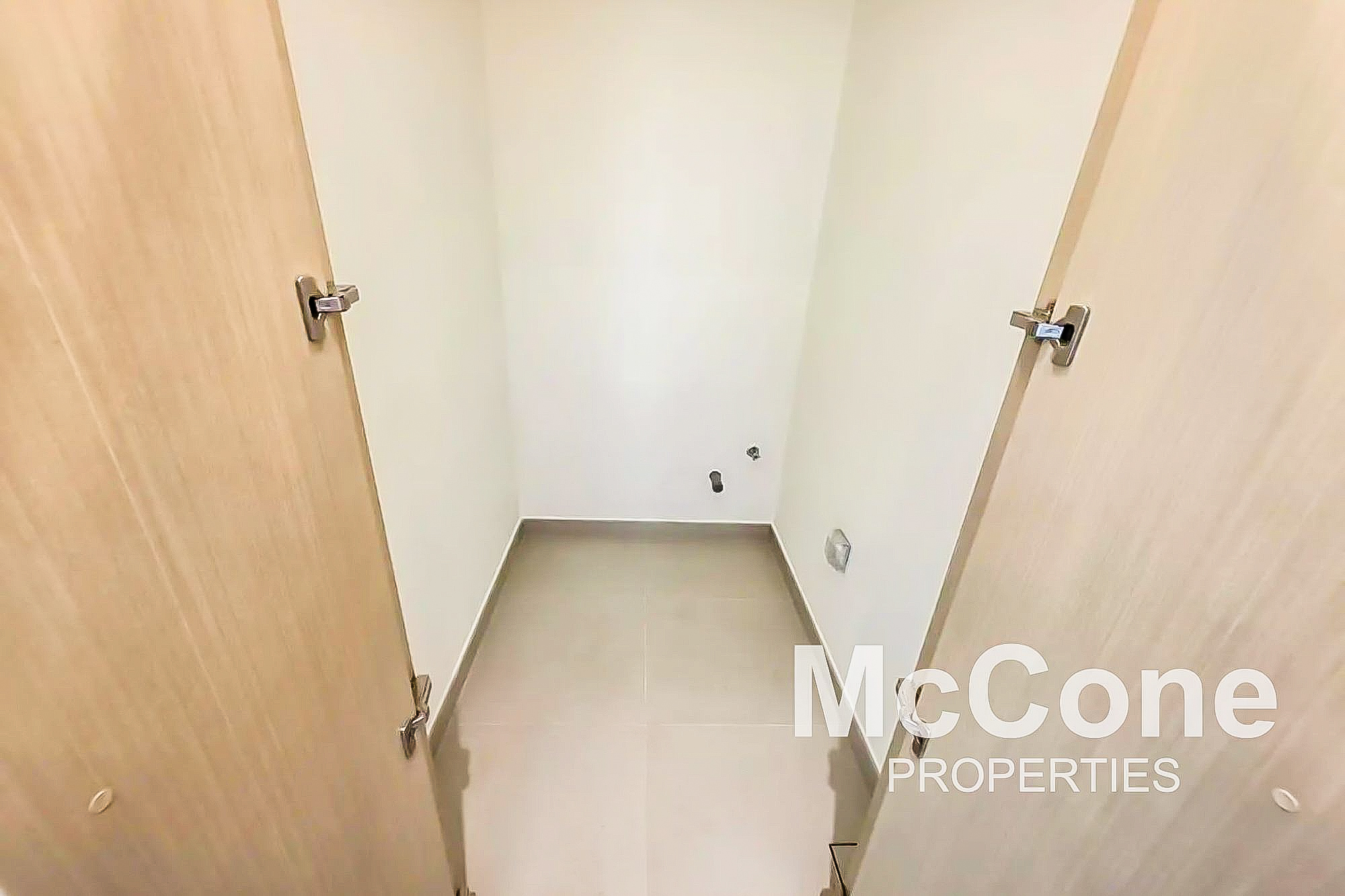 1 Bedroom Apartment for Sale in Golf Grand, Dubai Hills Estate — photograph 10 of 17