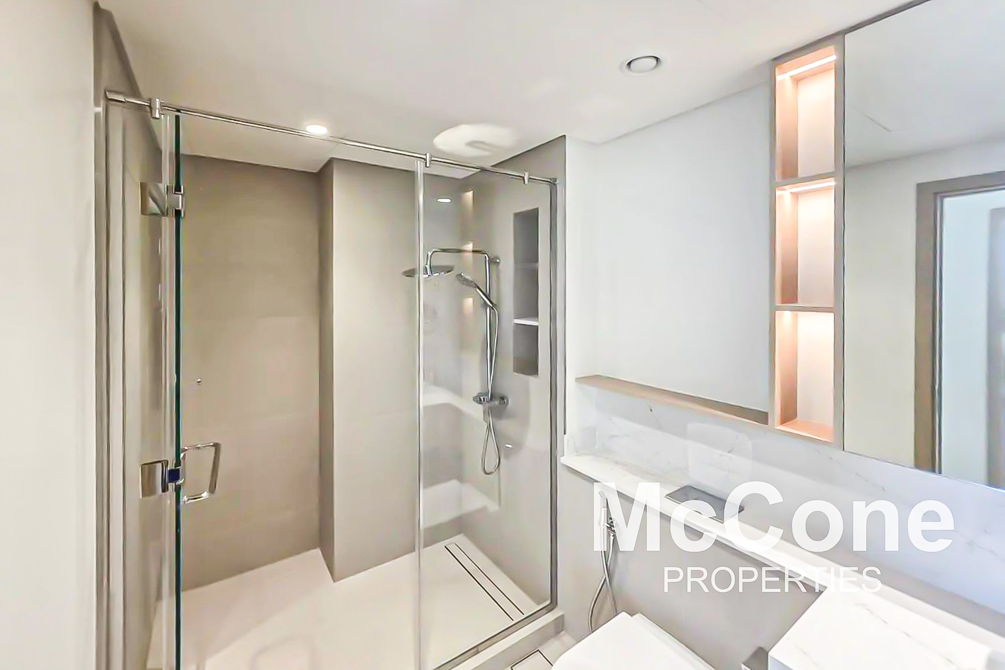 1 Bedroom Apartment for Sale in Golf Grand, Dubai Hills Estate — photograph 11 of 17