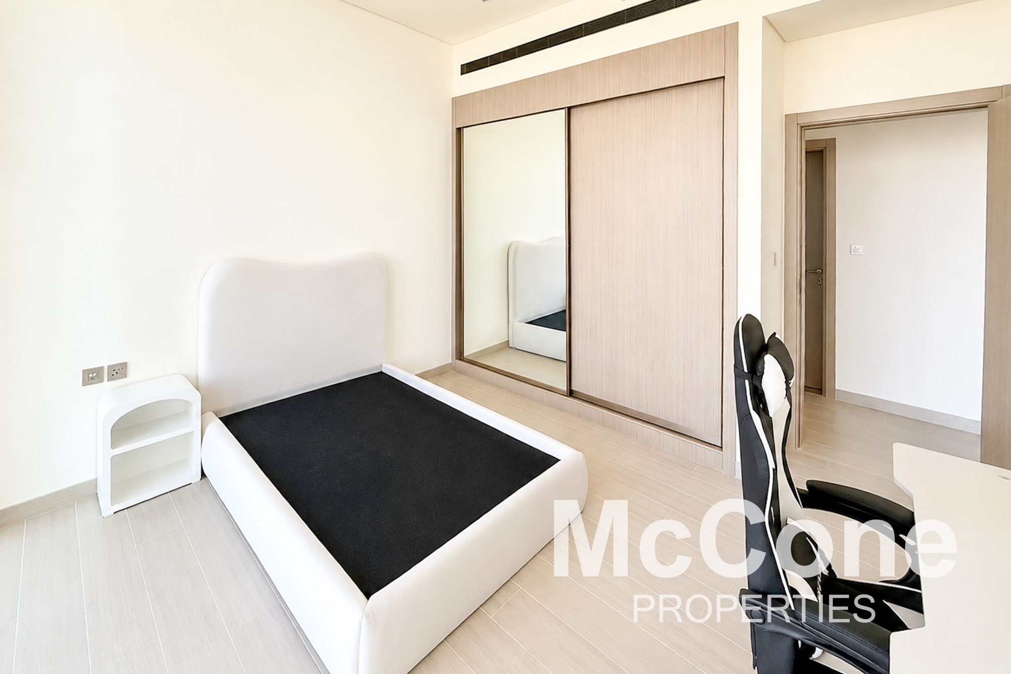 2 Bedroom Apartment for Sale in Binghatti Royale, Jumeirah Village Circle — photo 7 of 17