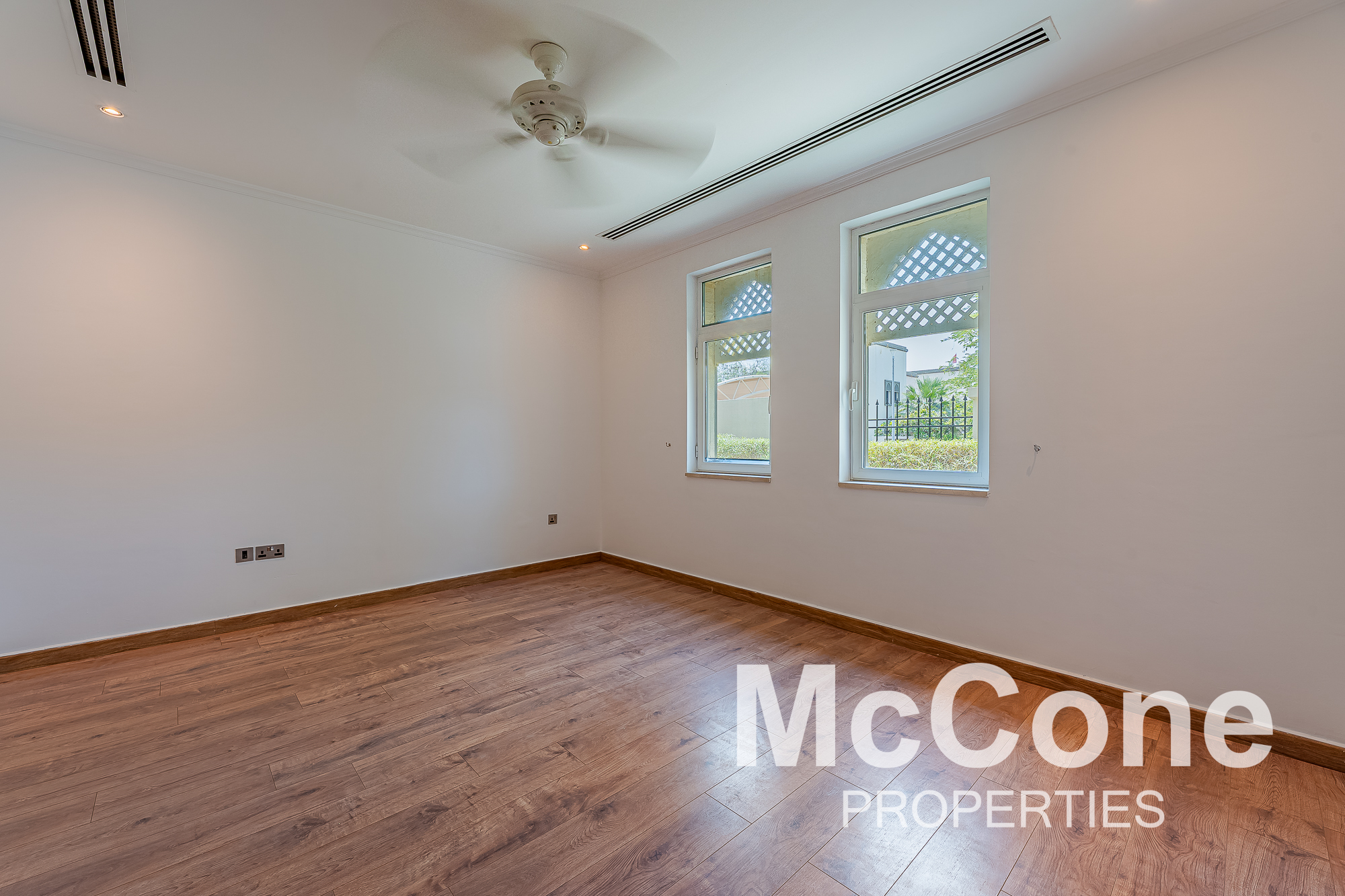 4 Bedroom Villa for Sale in District 4, Jumeirah Park — photograph 10 of 23