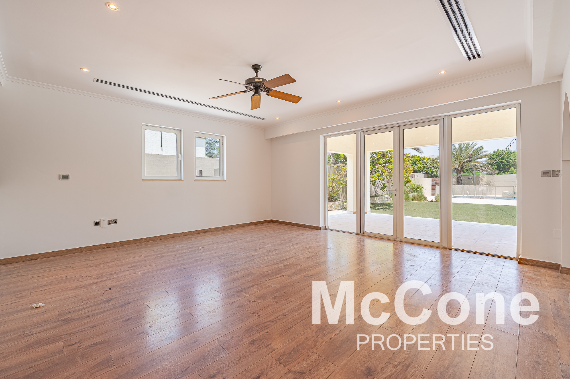 4 Bedroom Villa for Sale in District 4, Jumeirah Park — photo 4 of 23