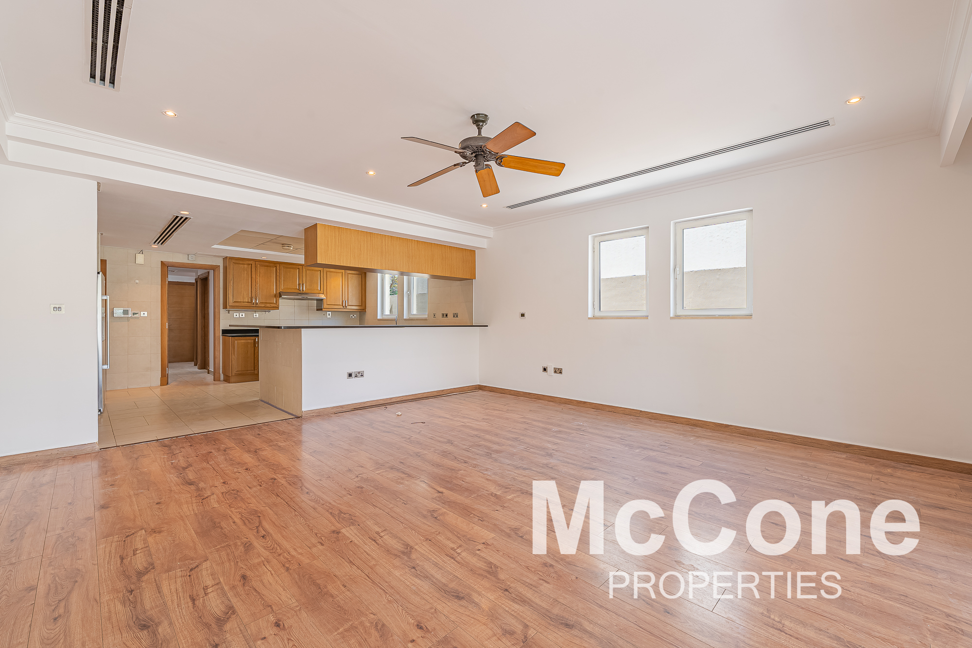 4 Bedroom Villa for Sale in District 4, Jumeirah Park — photo 5 of 23