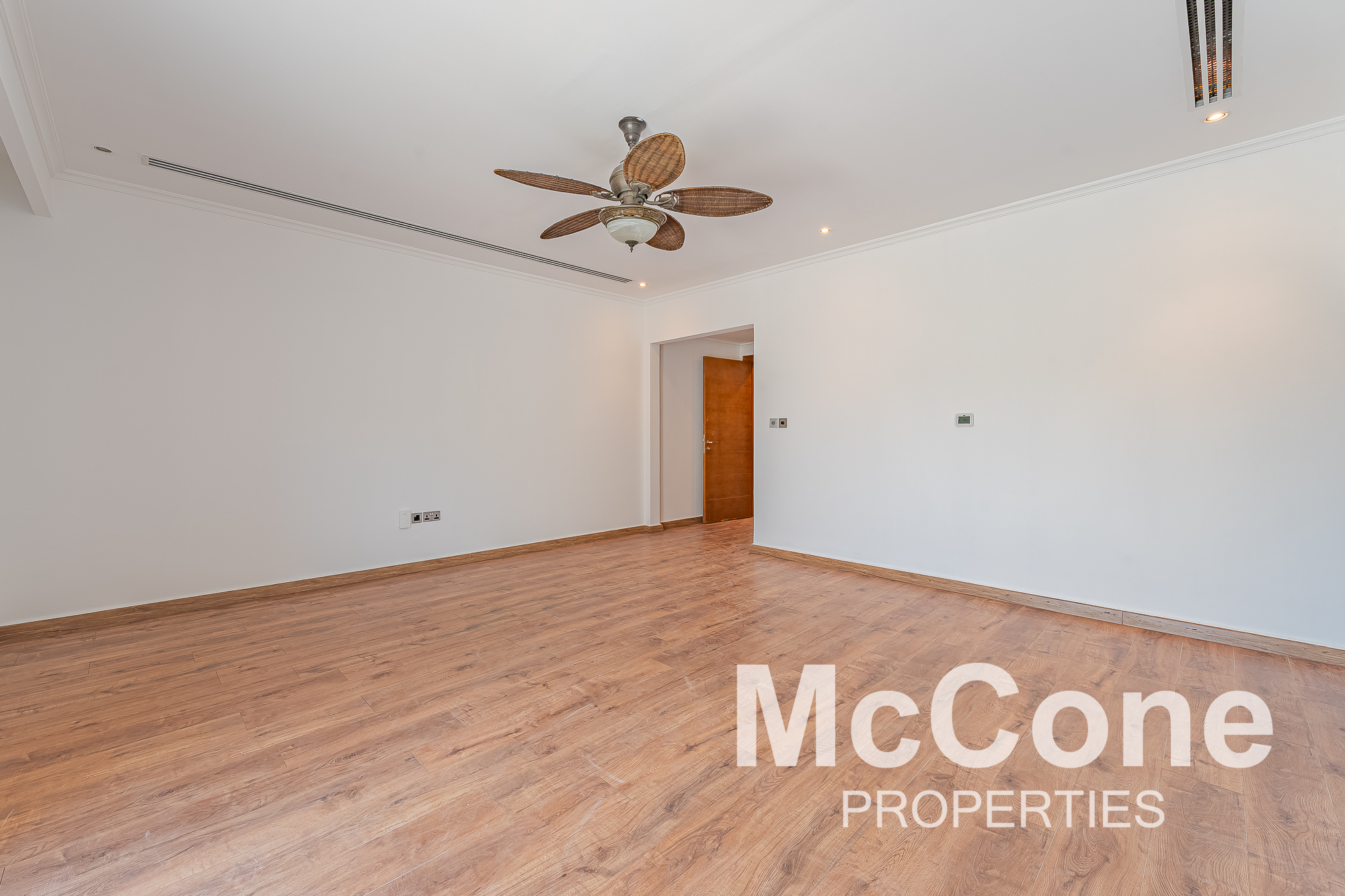 4 Bedroom Villa for Sale in District 4, Jumeirah Park — photograph 16 of 23