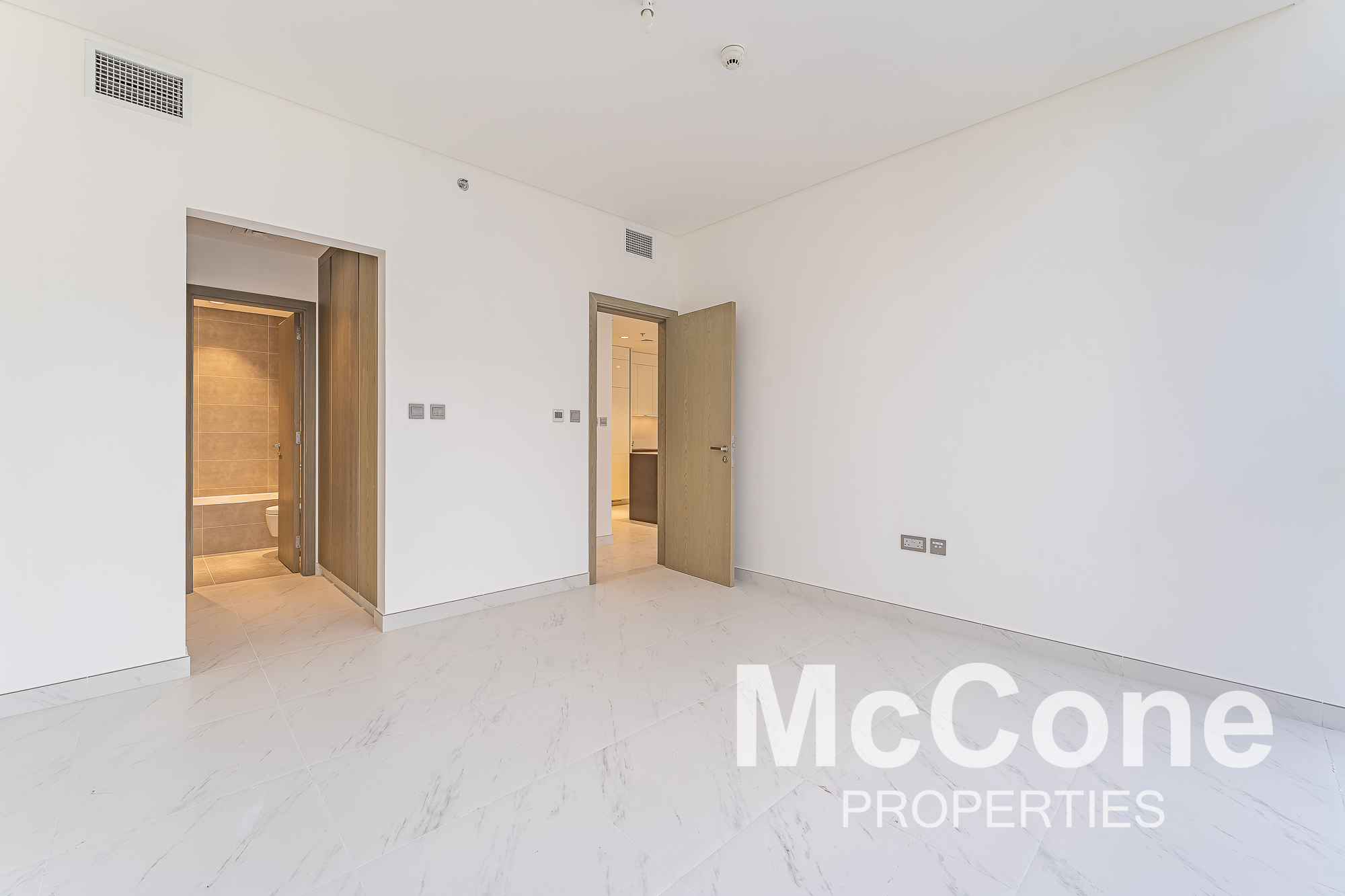 1 Bedroom Apartment for Sale in Residences 12, Mohammed Bin Rashid City — photo 7 of 14
