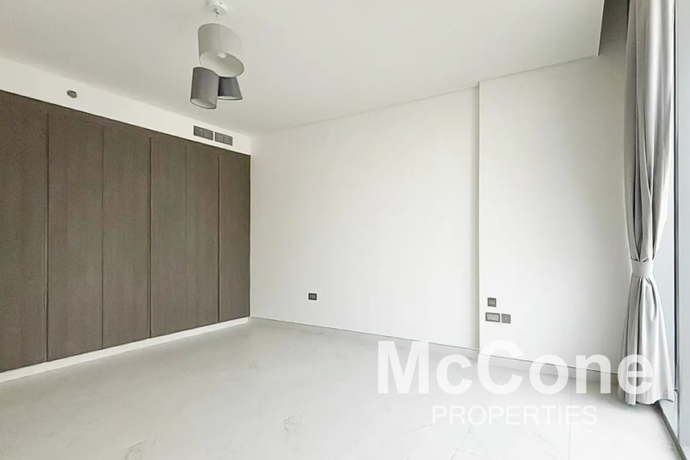 2 Bedroom Apartment for Sale in Residences 14, Mohammed Bin Rashid City — photo 5 of 13