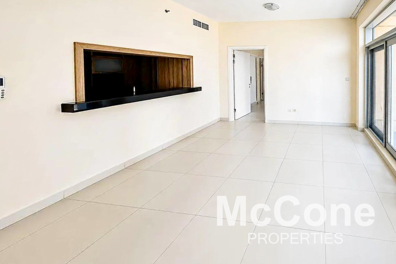 1 Bedroom Apartment for Sale in The Lofts West, Downtown Dubai — photo 2 of 10