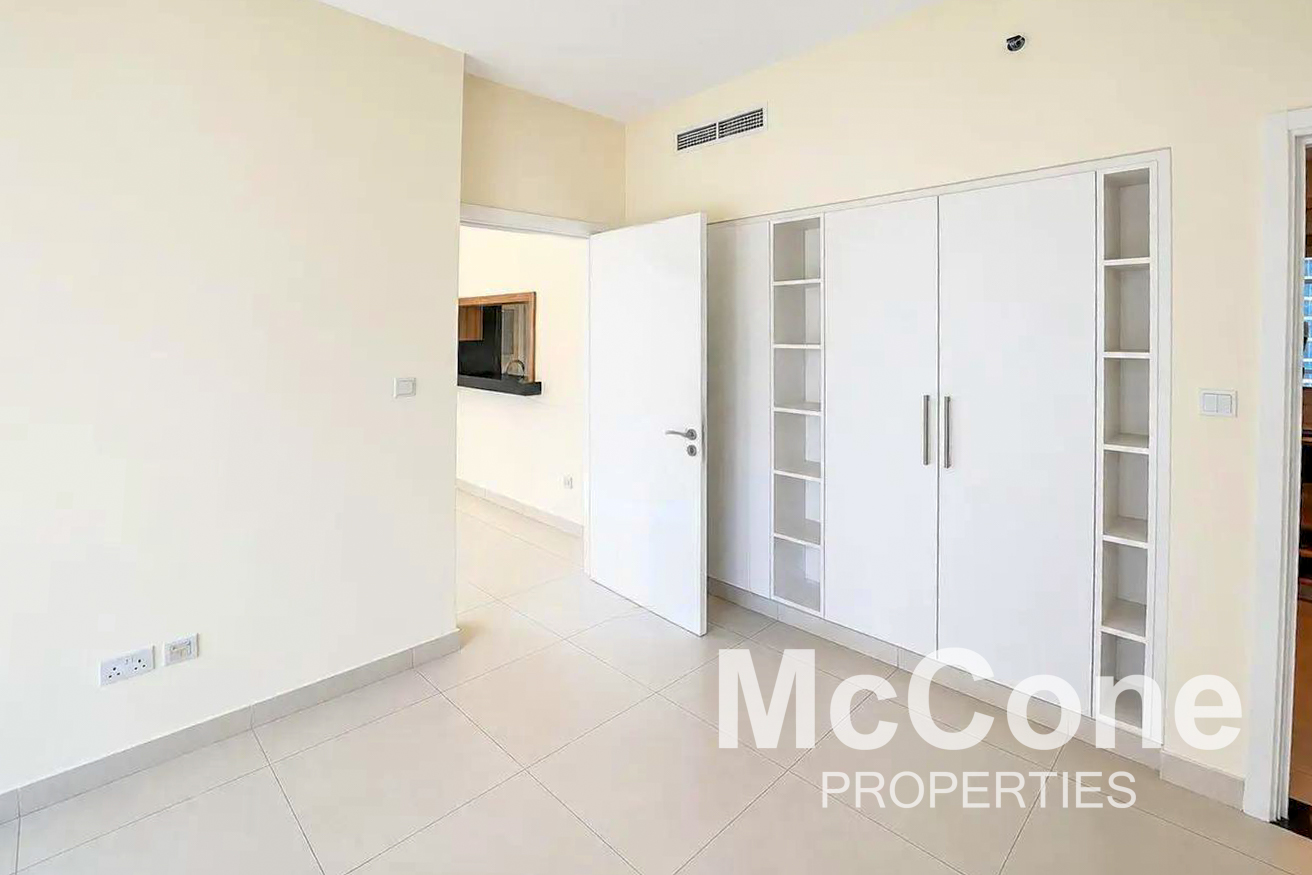 1 Bedroom Apartment for Sale in The Lofts West, Downtown Dubai — photo 6 of 10