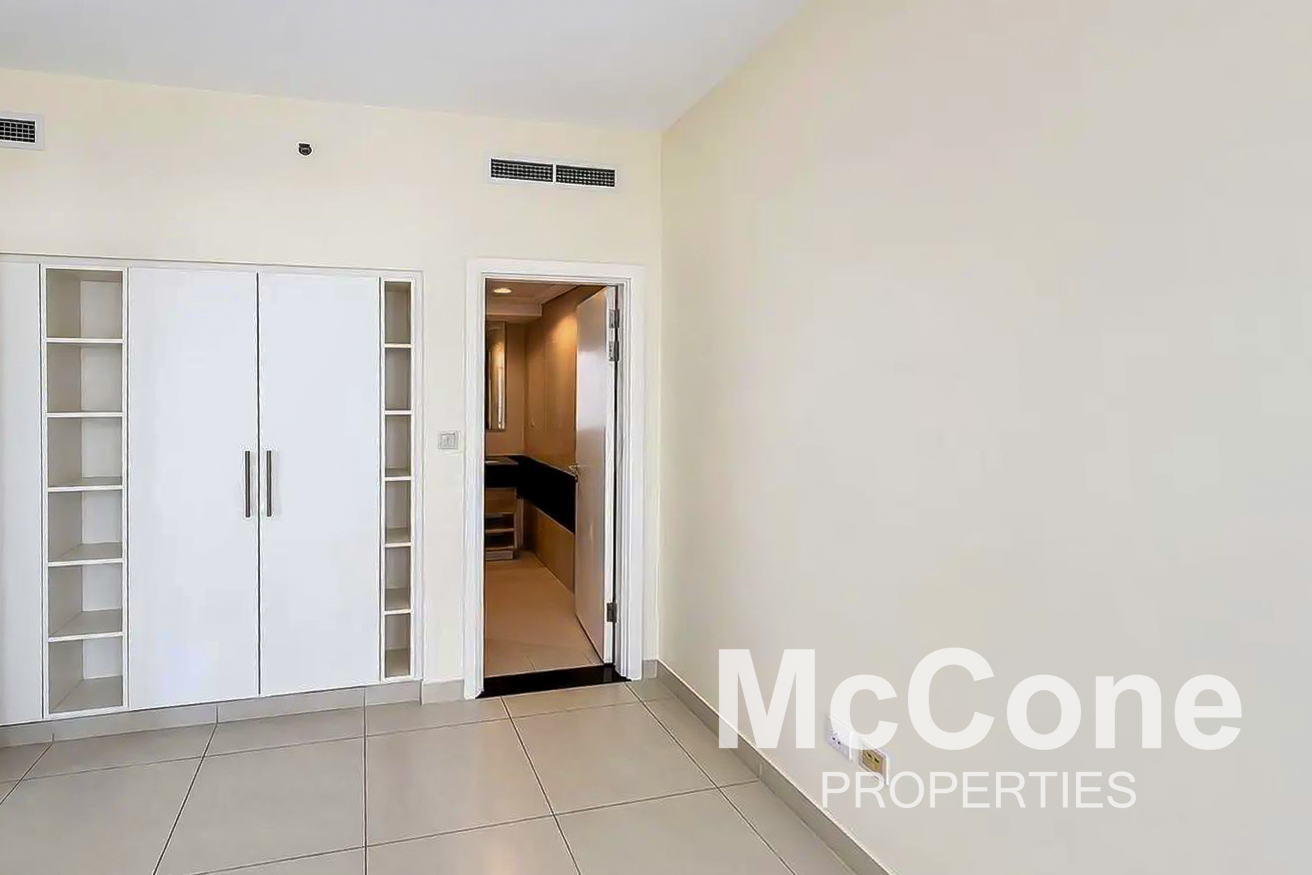 1 Bedroom Apartment for Sale in The Lofts West, Downtown Dubai — photo 8 of 10