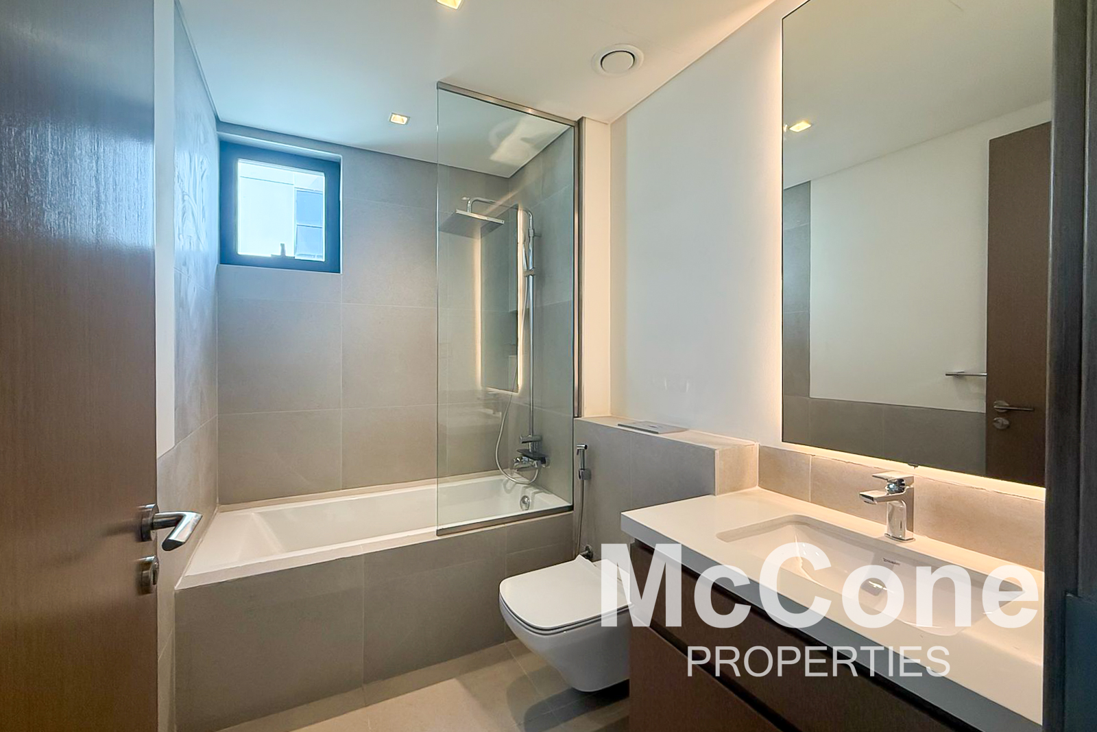4 Bedroom Villa for Sale in Tilal Al Furjan, Al Furjan — photograph 17 of 22