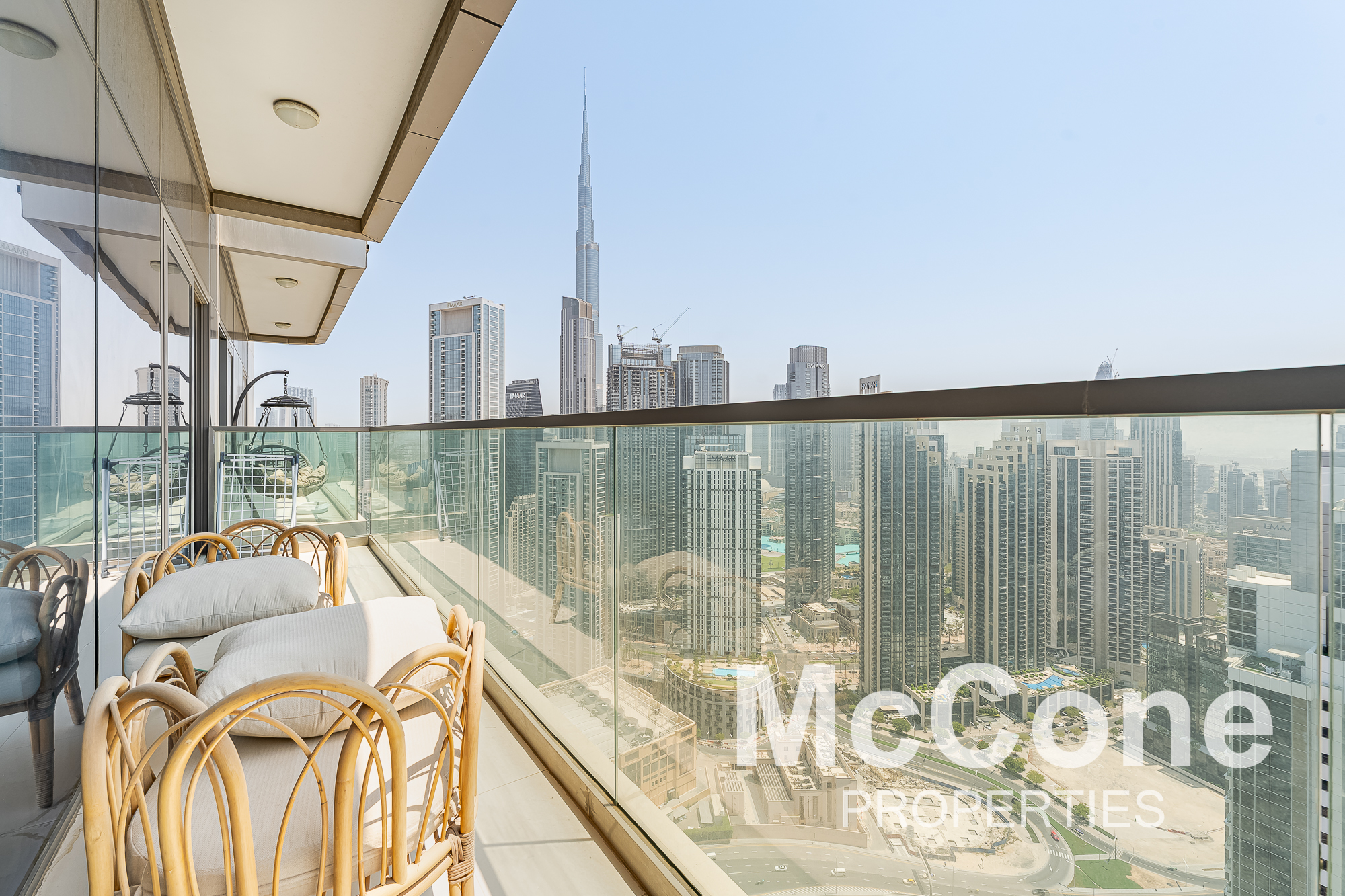 2 Bedroom Apartment for Sale in Paramount Tower Hotel & Residences, Business Bay