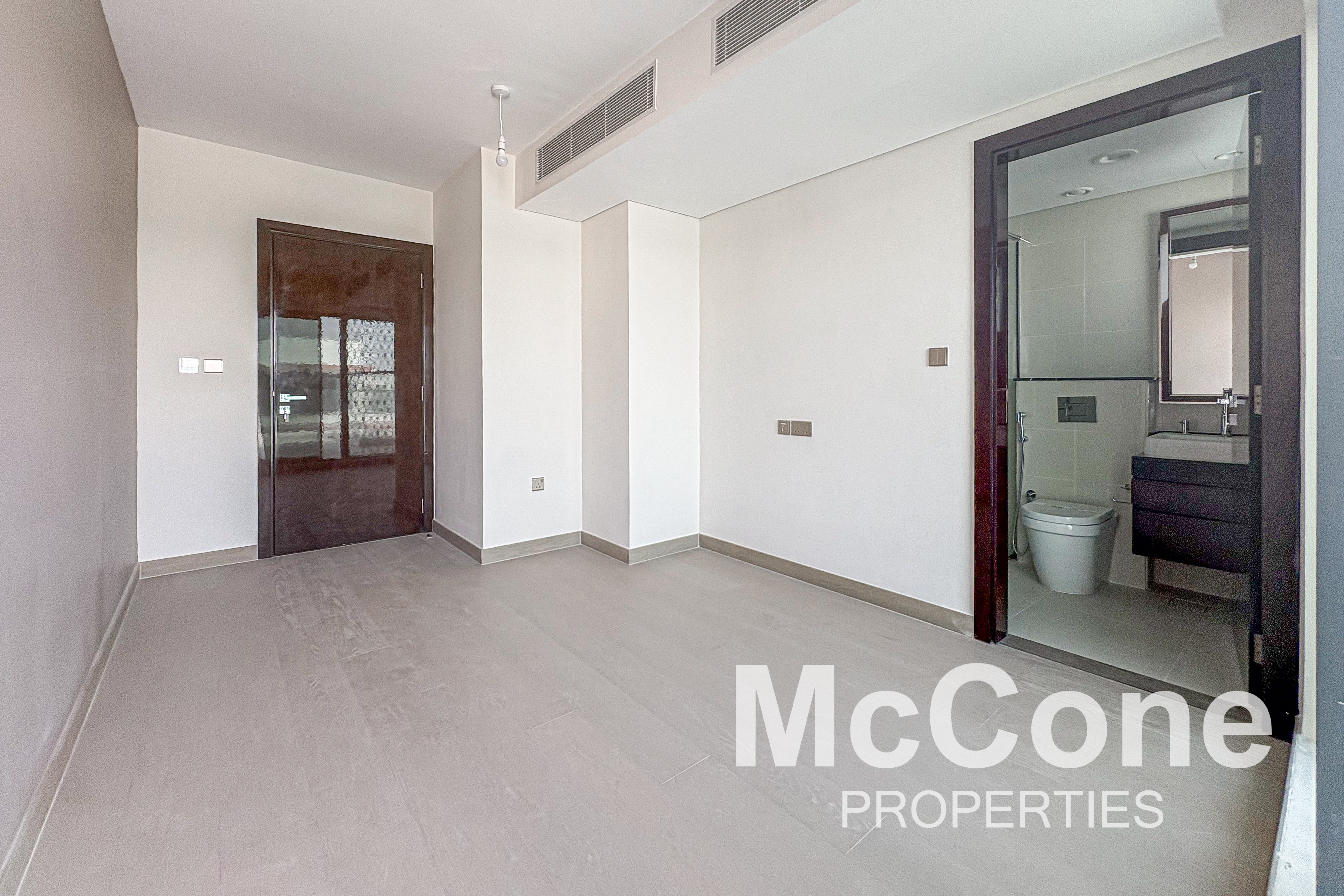 5 Bedroom Townhouse for Sale in Silver Springs 3, Damac Hills — photo 7 of 14