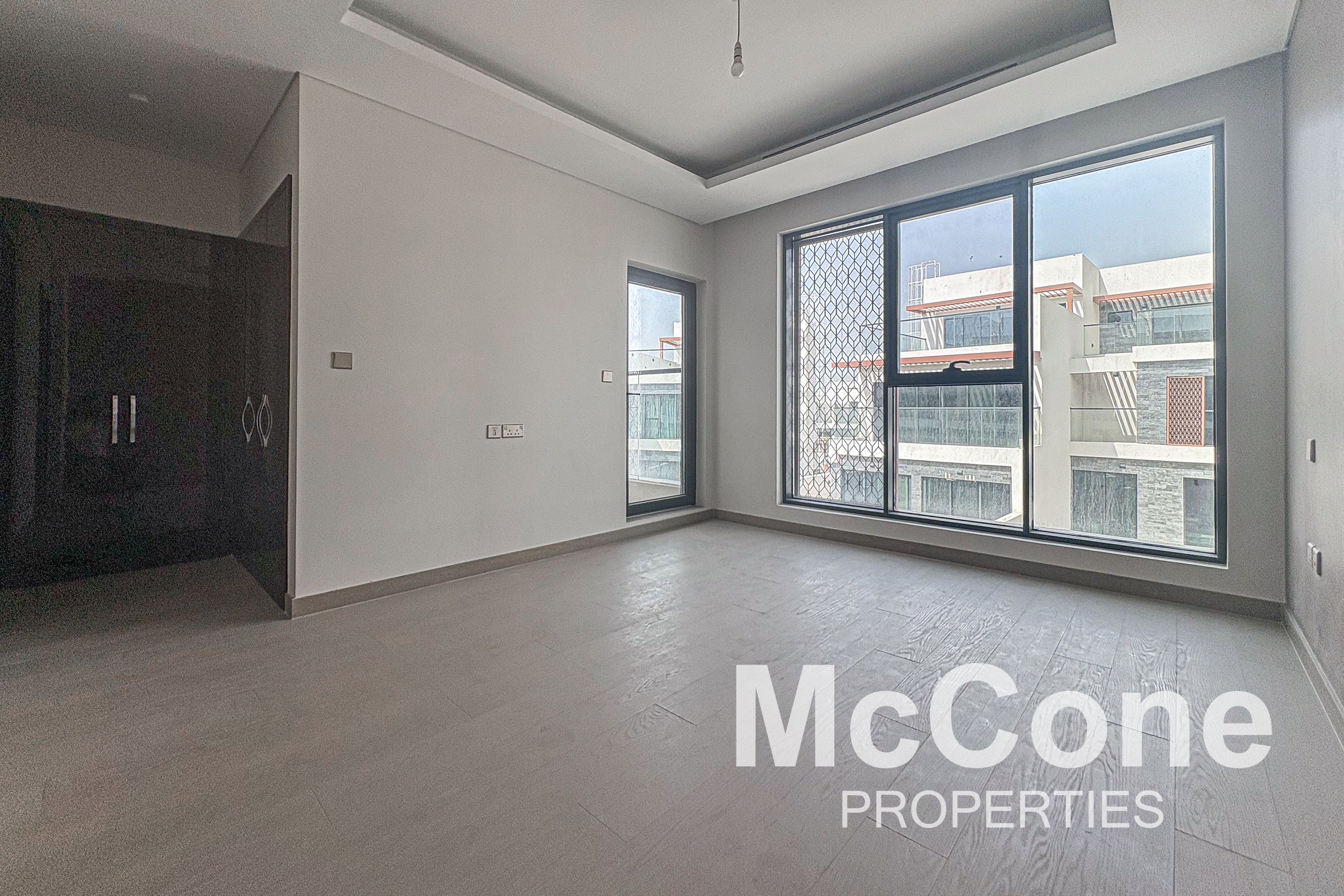 5 Bedroom Townhouse for Sale in Silver Springs 3, Damac Hills — photo 6 of 14