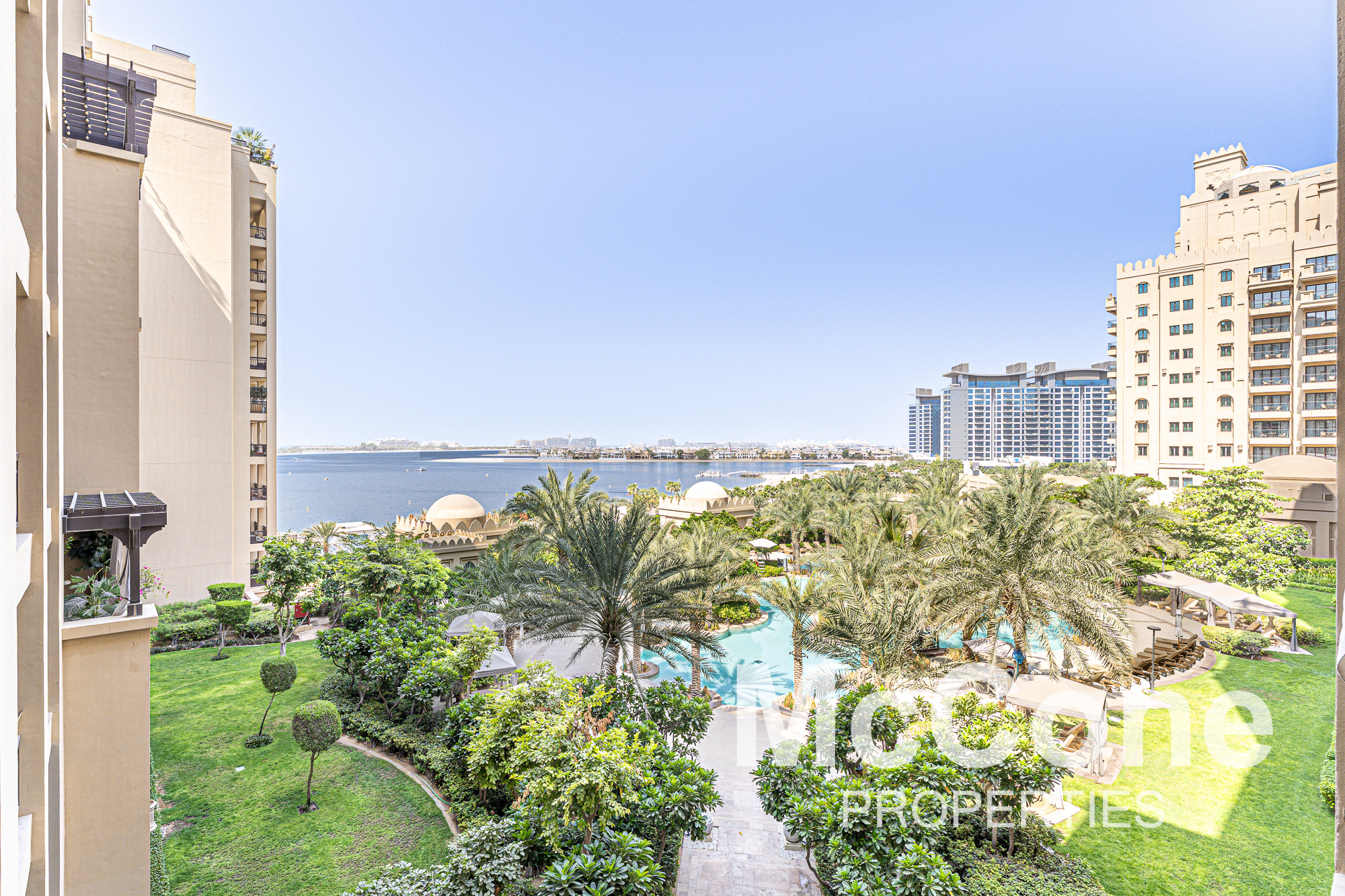 2 Bedroom Apartment for Sale in The Fairmont Palm Residence South, Palm Jumeirah — photograph 18 of 18