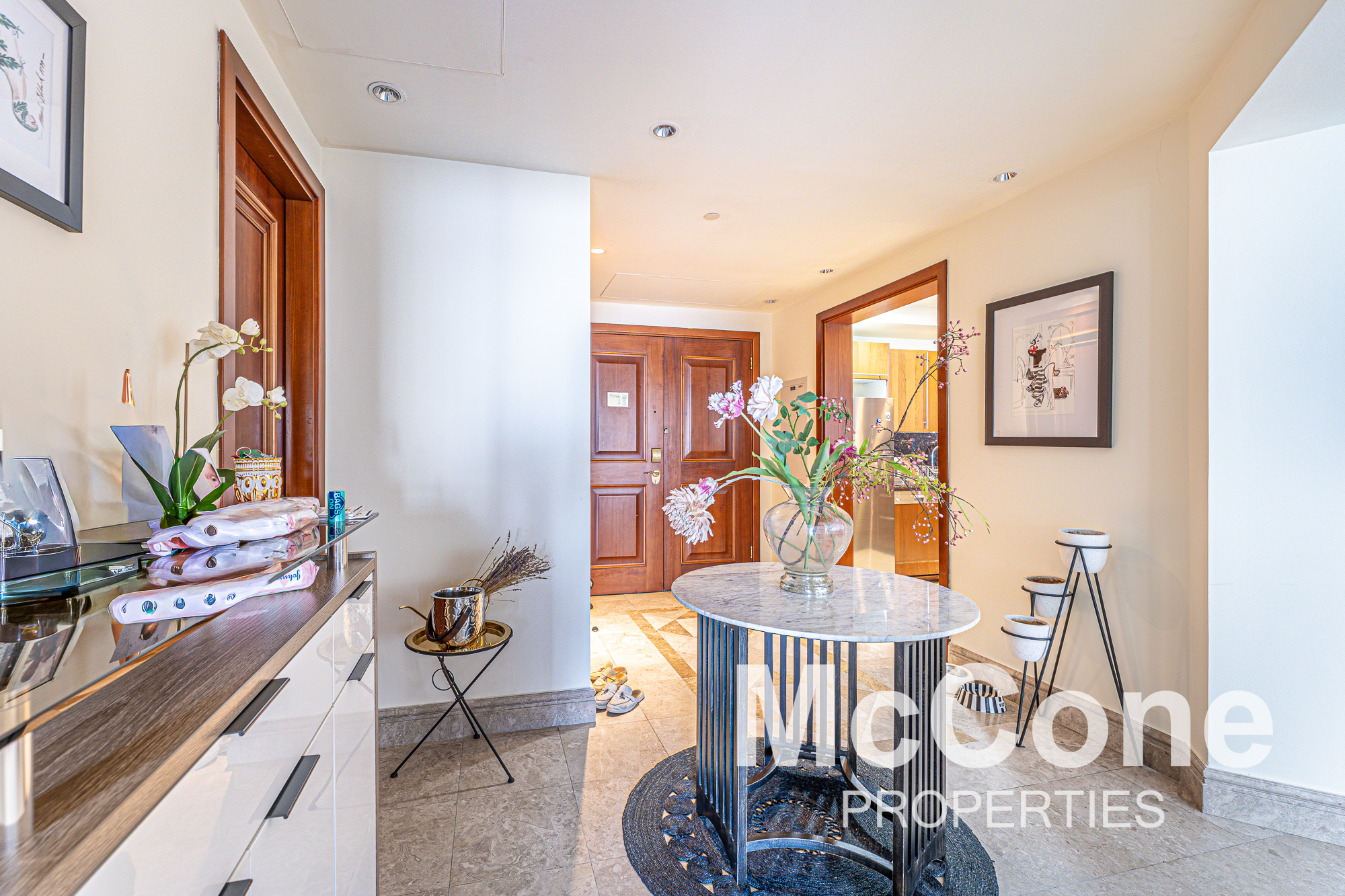 2 Bedroom Apartment for Sale in The Fairmont Palm Residence South, Palm Jumeirah — photo 5 of 18