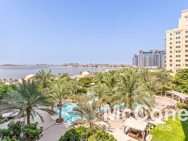 2 Bedroom Apartment for Sale in The Fairmont Palm Residence South, Palm Jumeirah