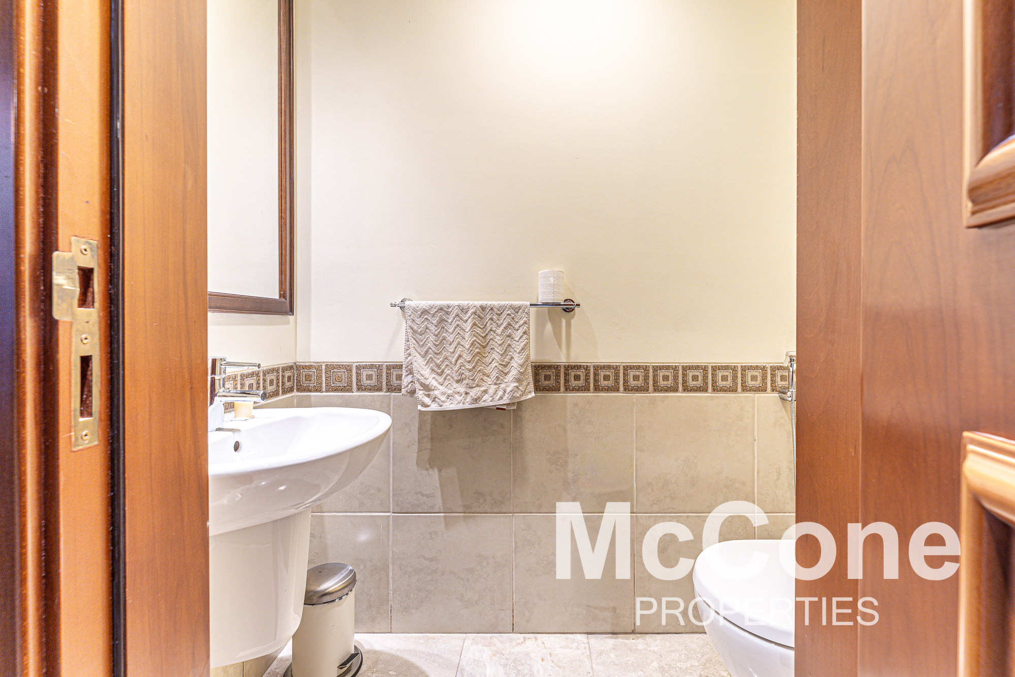 2 Bedroom Apartment for Sale in The Fairmont Palm Residence South, Palm Jumeirah — photograph 13 of 18