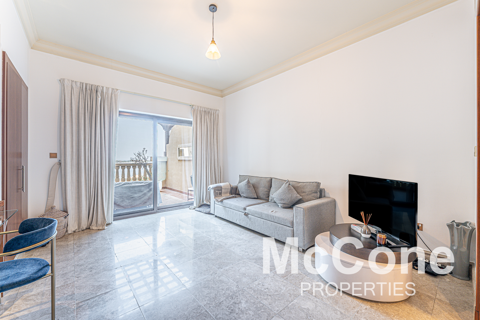 2 Bedroom Apartment for Sale in The Fairmont Palm Residence South, Palm Jumeirah — photo 7 of 18