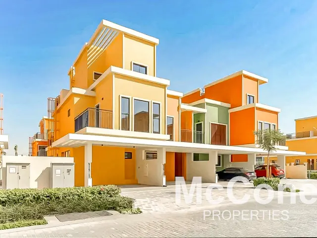 5 Bedroom Townhouse for Sale in Portofino, Damac Lagoons