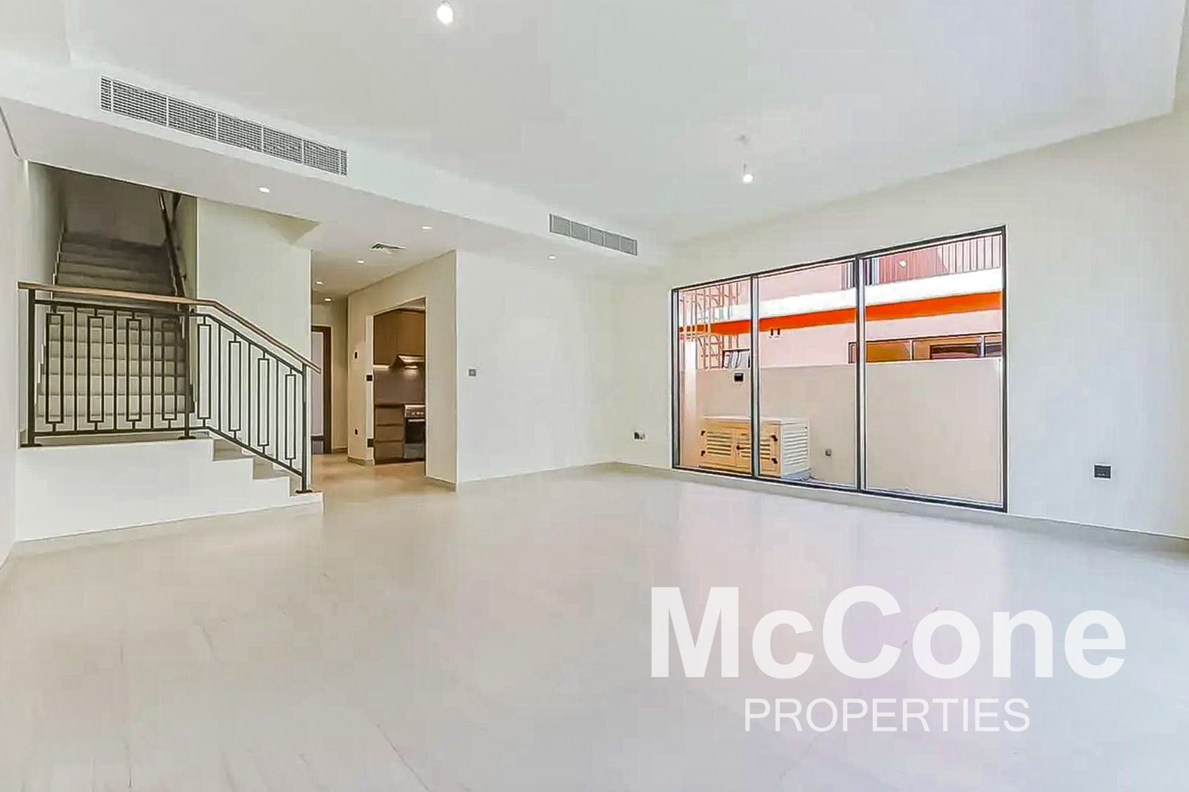 5 Bedroom Townhouse for Sale in Portofino, Damac Lagoons — photo 2 of 15