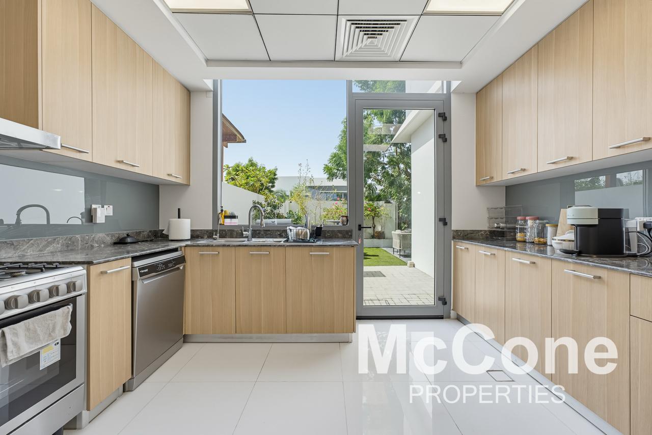 3 Bedroom Townhouse for Sale in Gardenia Townhomes, Wasl Gate — photo 5 of 24