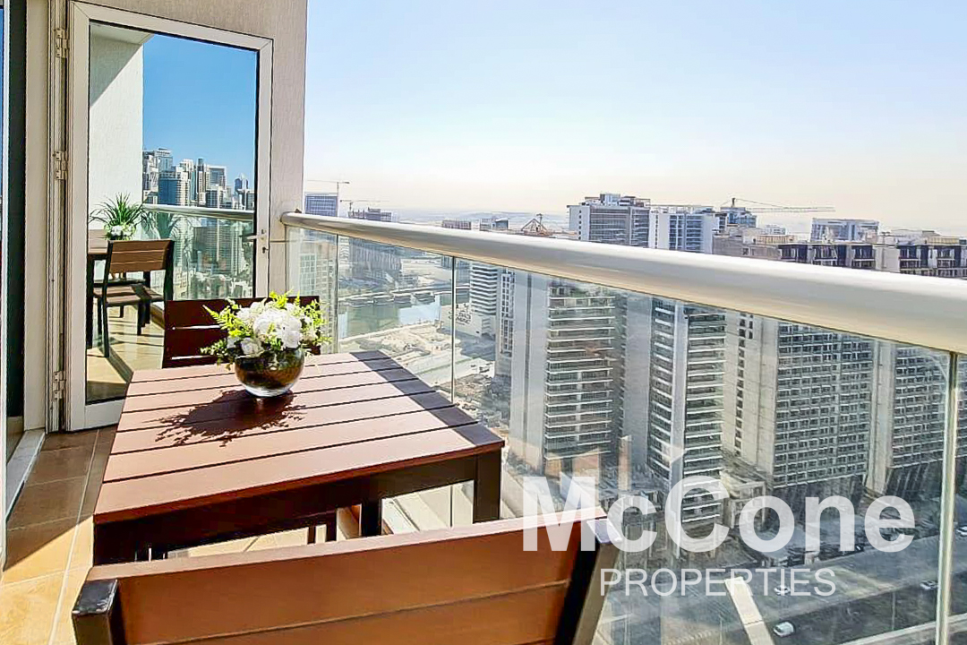Studio Apartment for Sale in Burj Al Nujoom, Downtown Dubai — photograph 18 of 23