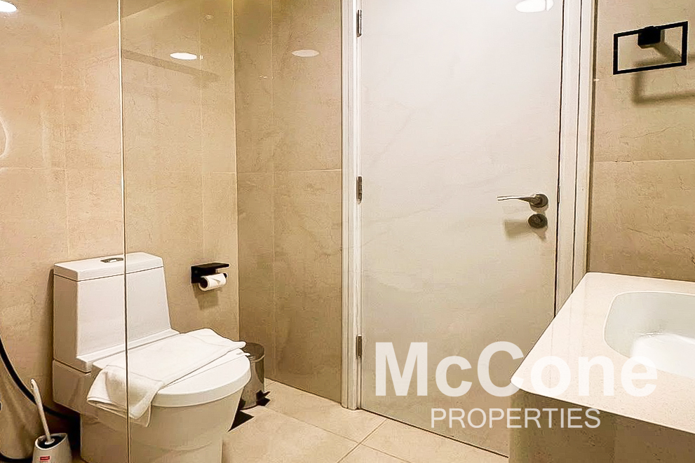Studio Apartment for Sale in Burj Al Nujoom, Downtown Dubai — photograph 16 of 23