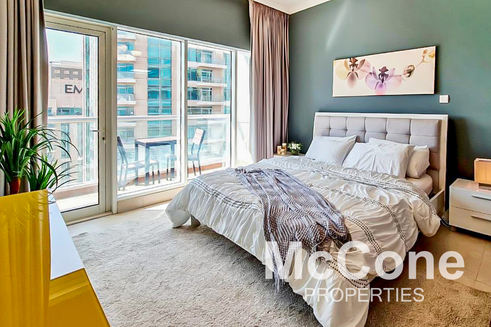 Studio Apartment for Sale in Burj Al Nujoom, Downtown Dubai — photo 9 of 23