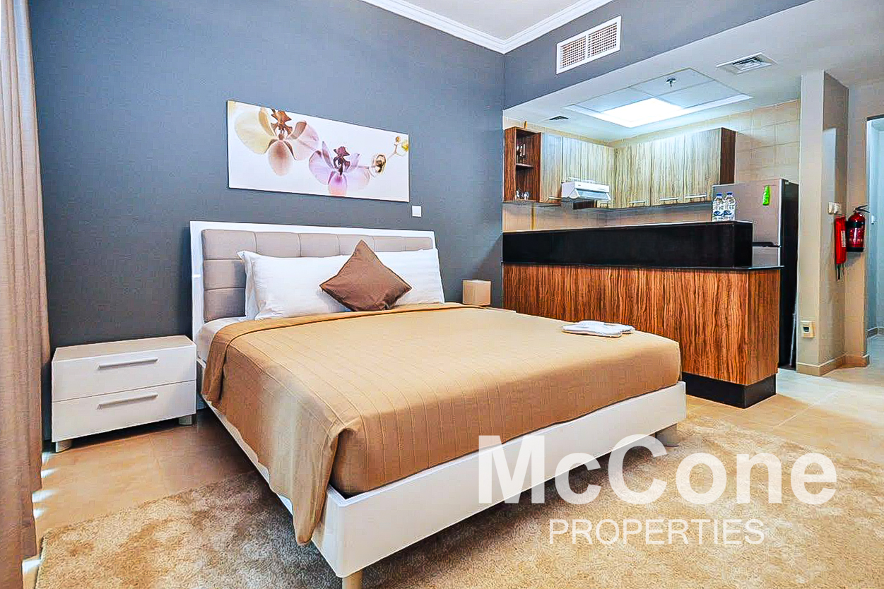 Studio Apartment for Sale in Burj Al Nujoom, Downtown Dubai — photograph 12 of 23