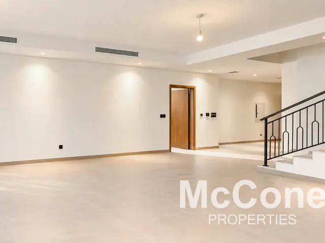 7 Bedroom Villa for Sale in Malta, Damac Lagoons