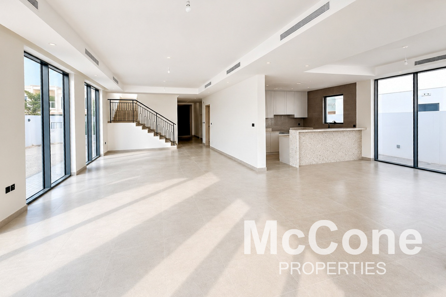 7 Bedroom Villa for Sale in Malta, Damac Lagoons — photo 3 of 10