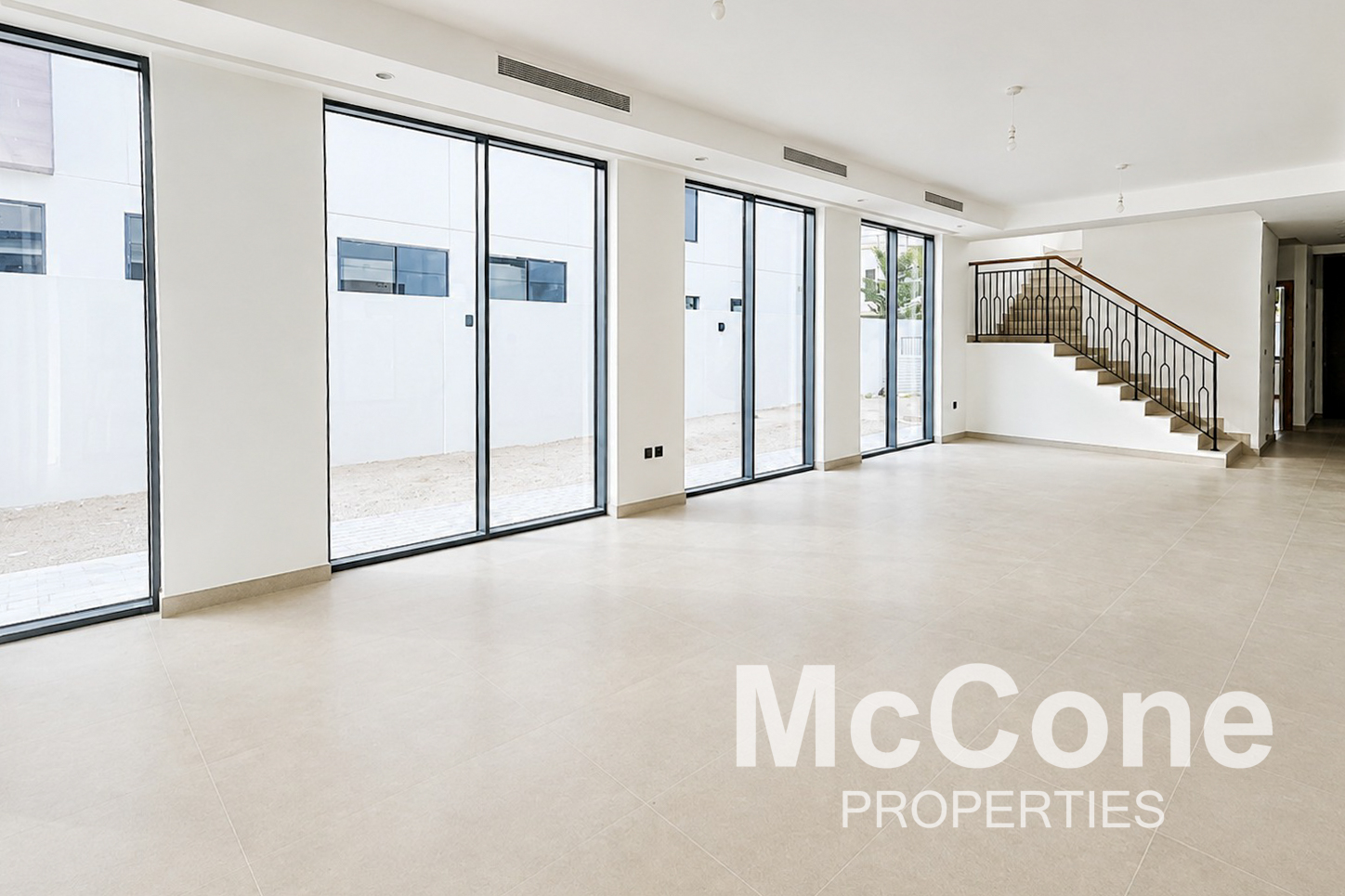 7 Bedroom Villa for Sale in Malta, Damac Lagoons — photo 6 of 10