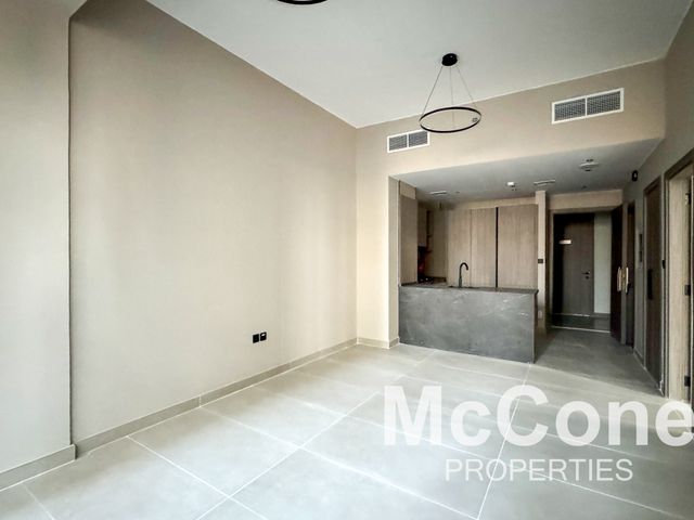 Studio Apartment for Sale in Golf Vista Heights, Dubai Sports City