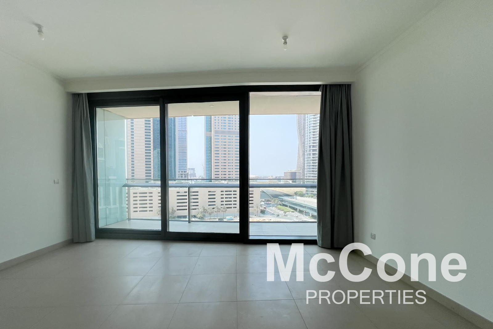 1 Bedroom Apartment for Sale in Burj Vista Tower 1, Downtown Dubai — photo 2 of 13